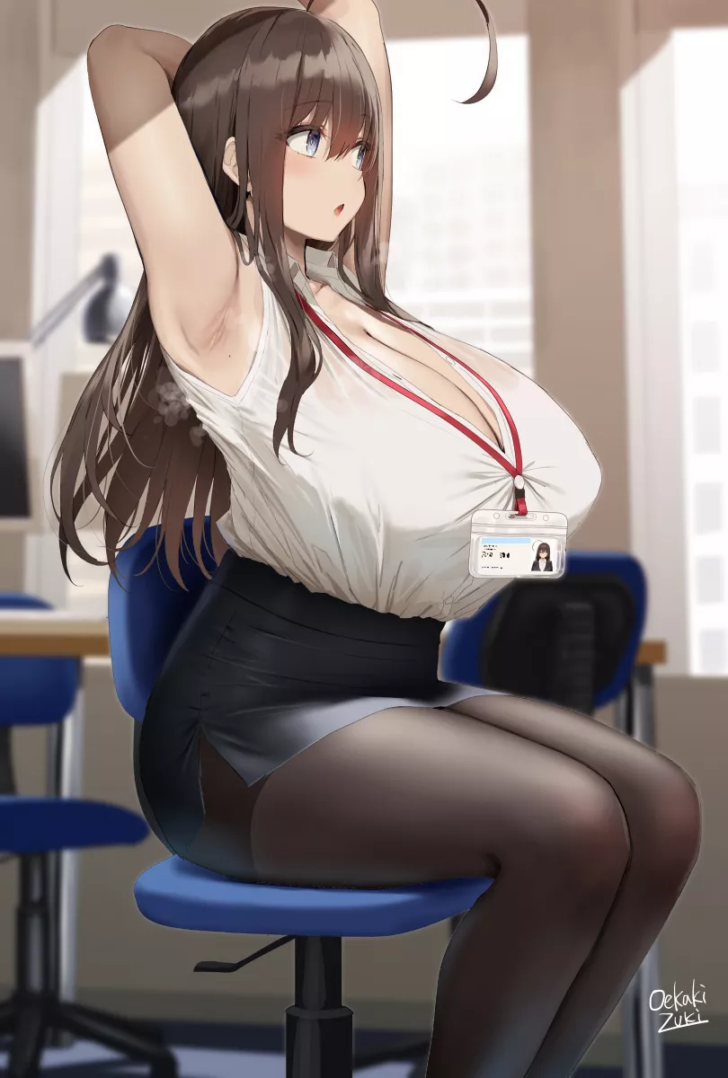 stretching in the office (@oekakizuki_turi)