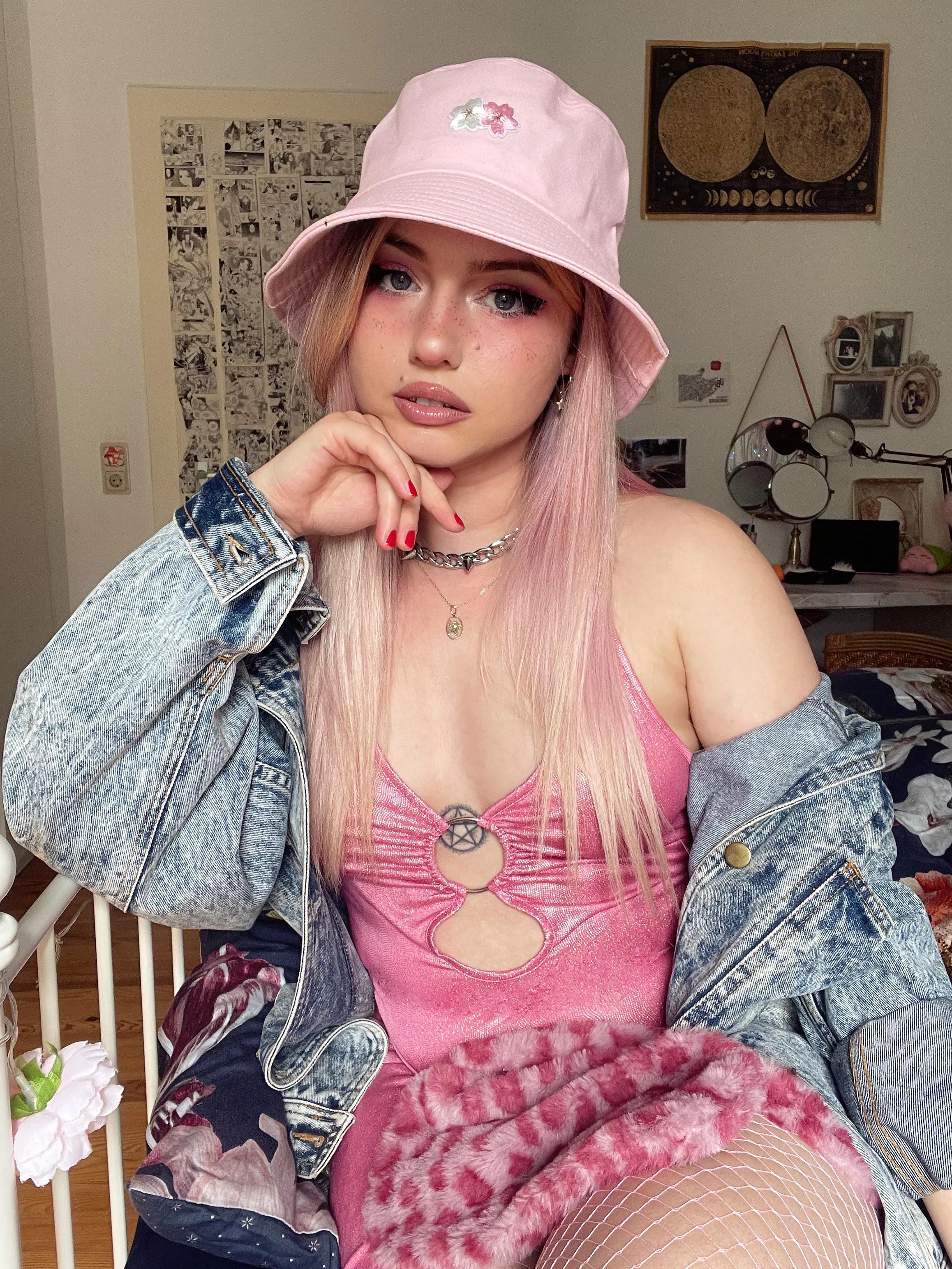 This was my pride fit ðŸ’—ðŸŒ¸ what do you think?