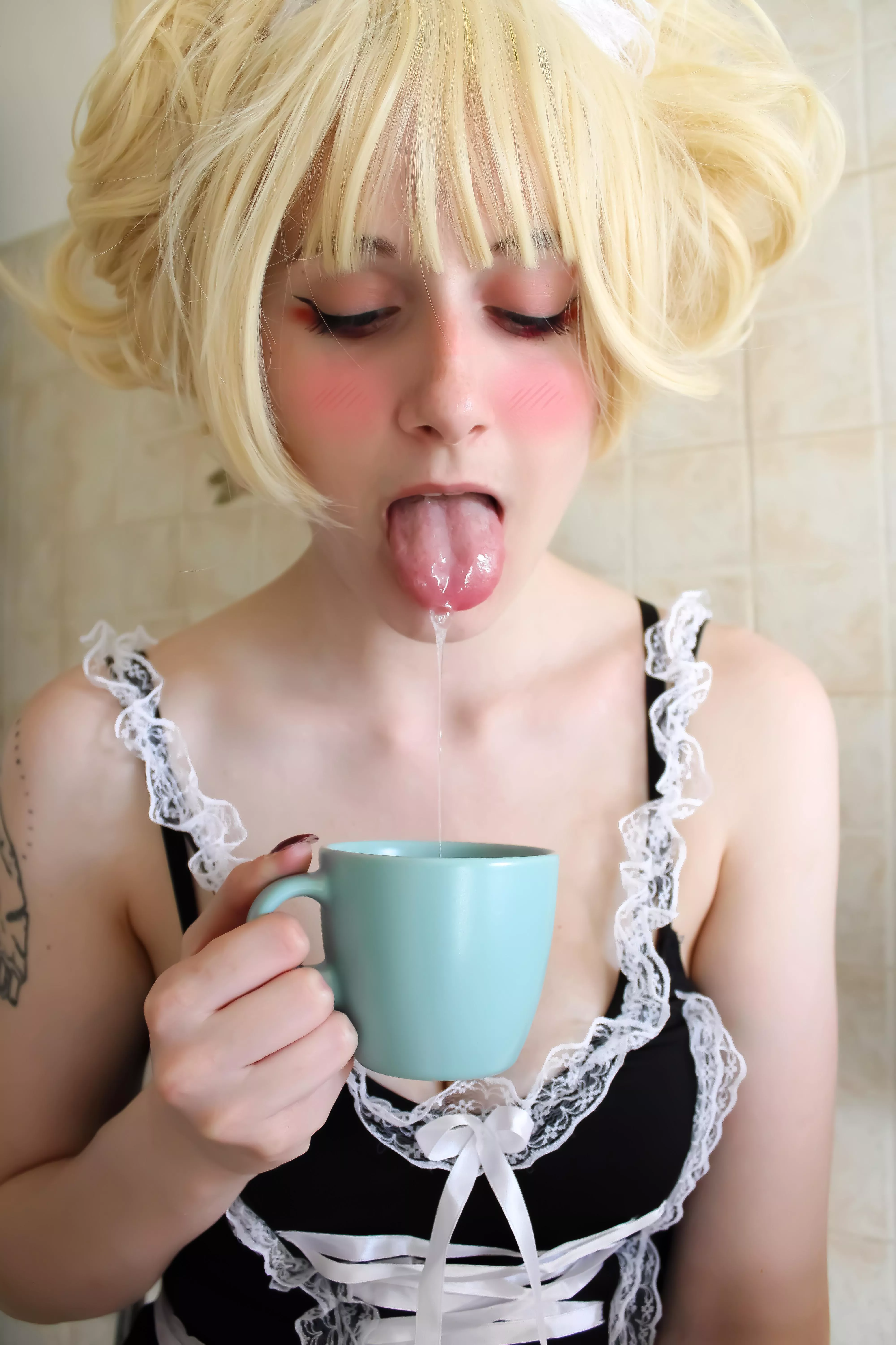 Himiko Toga Maid vers. Cosplay (Megami_Jiyu)