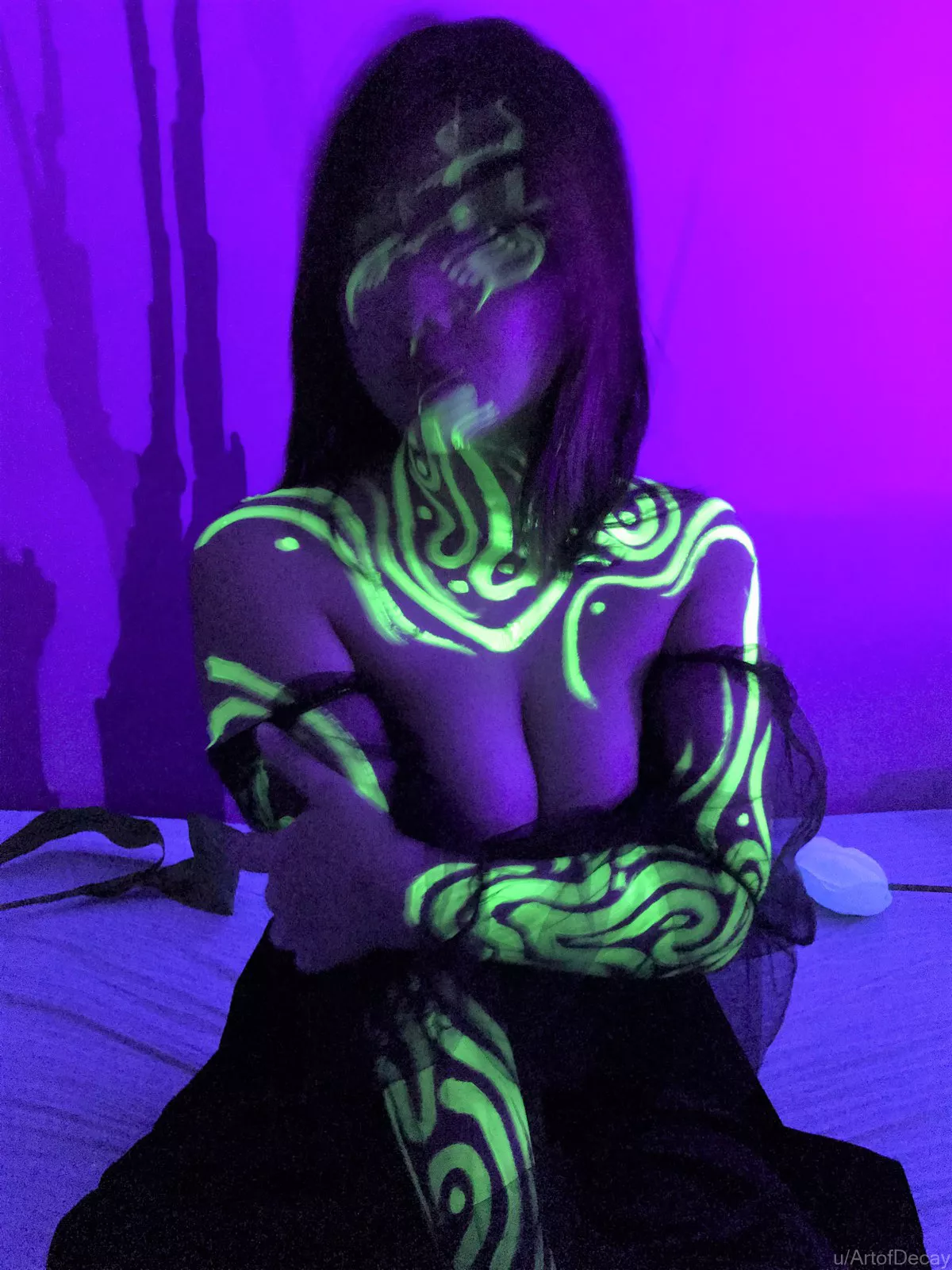 Neon bodypainting by ArtofDecay on Karandashiha