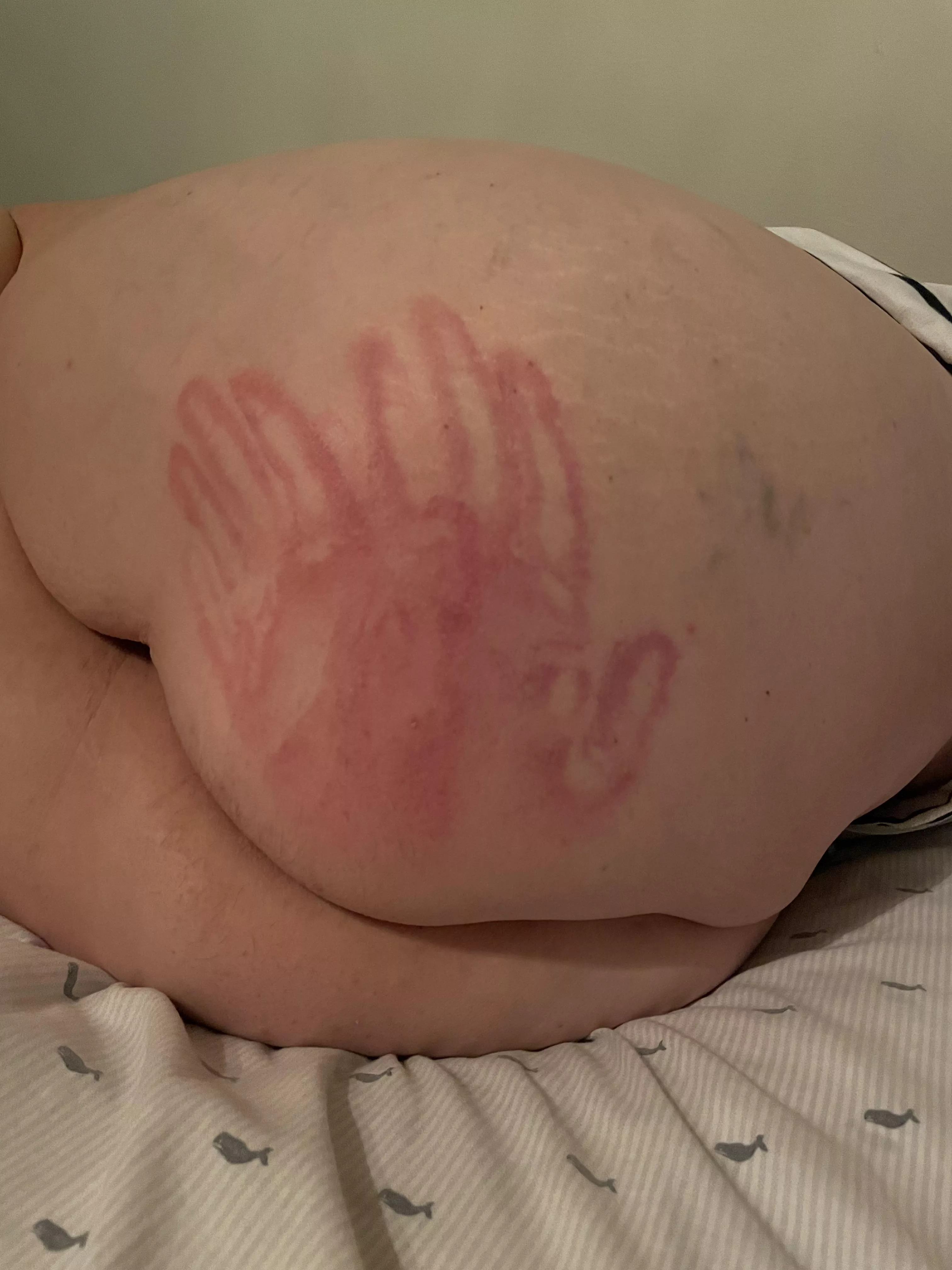 Fat milf ass spanked ðŸ˜‹