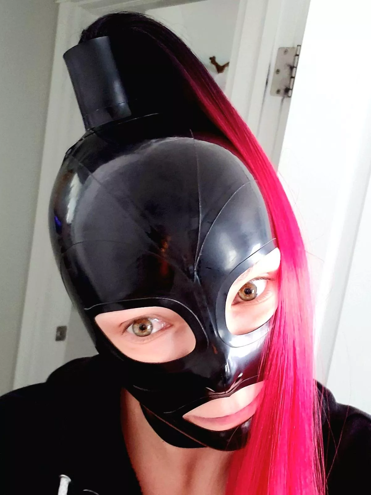 What do you think of my new mask? (from Rubber55)