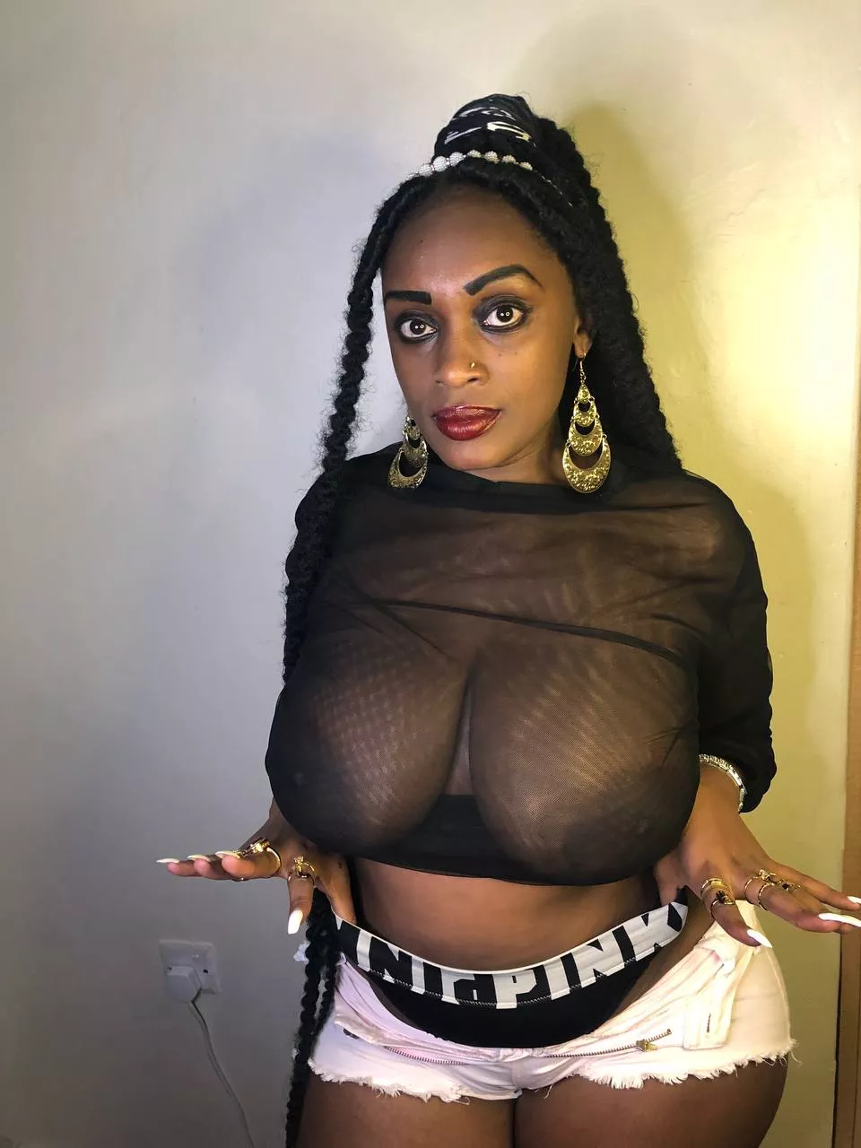 Does anyone actually like black girls? Honestly. (41)