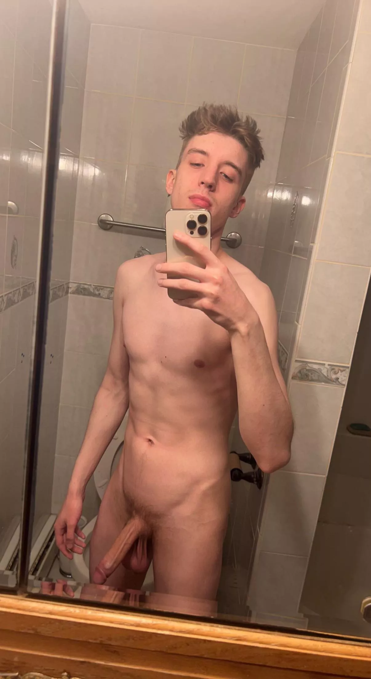 Super hot sexy stud I’m going live dm for my membership