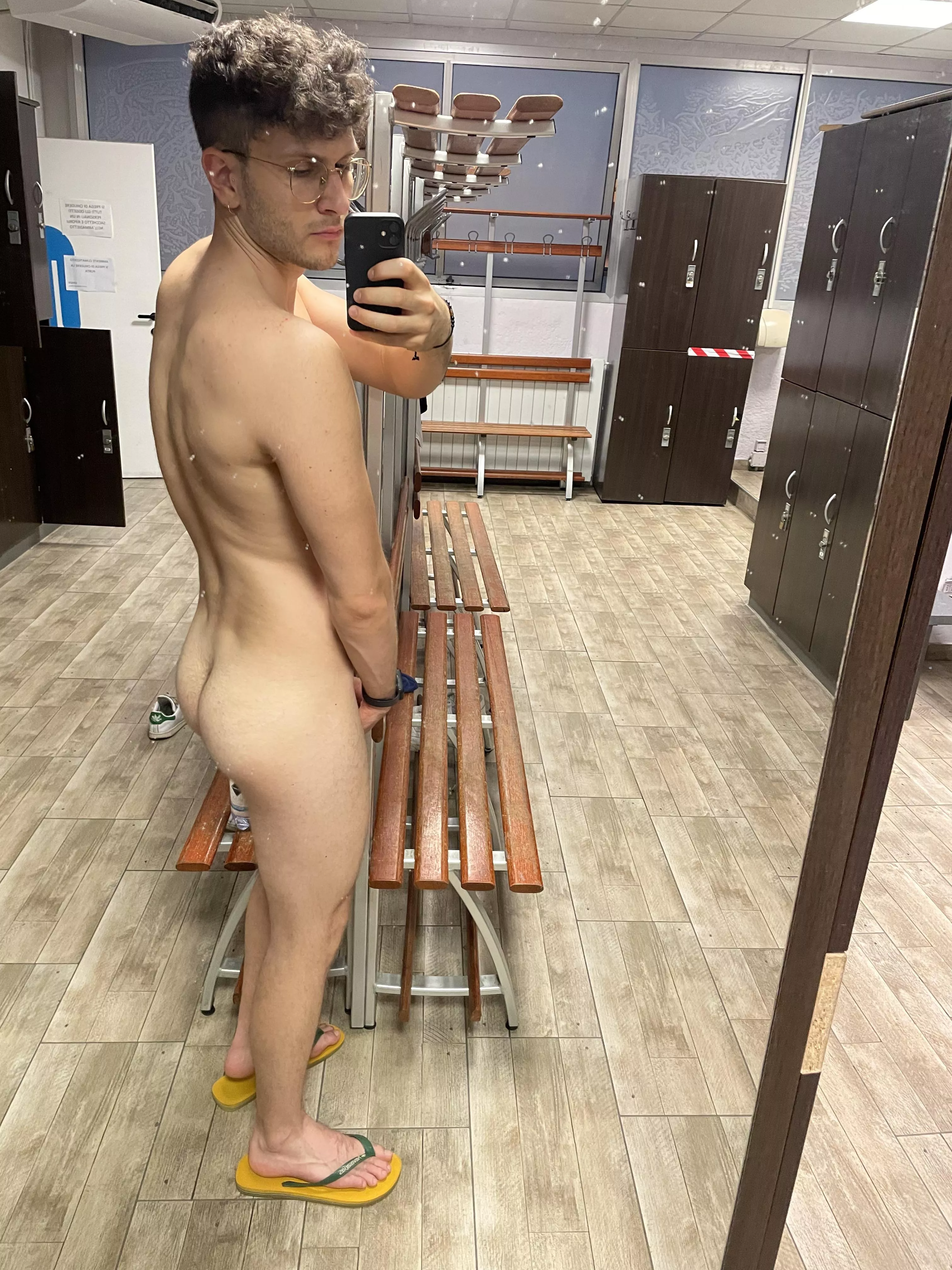 The locker room of my gym is always emptyâ€¦