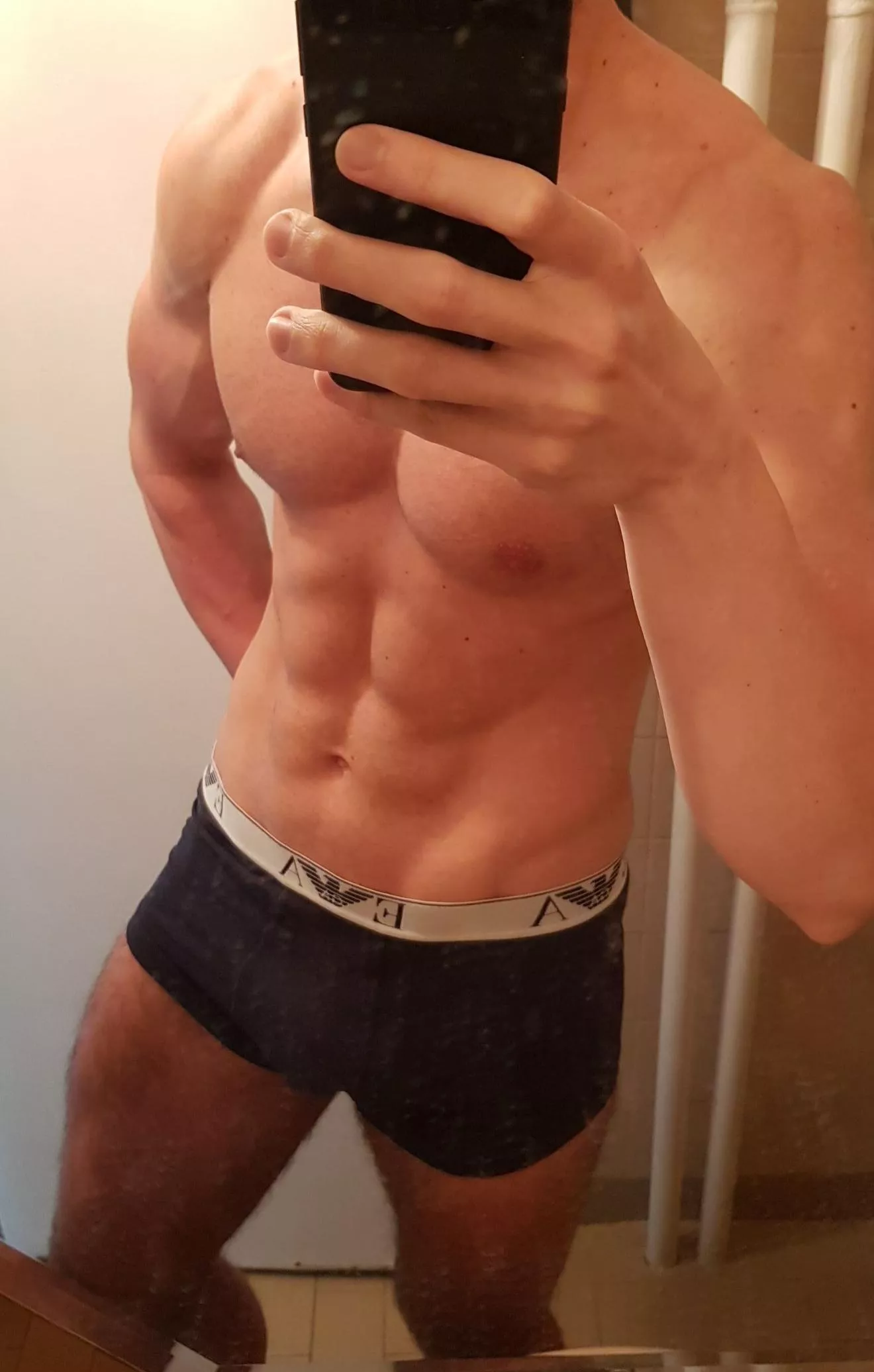 24y.o, 6'8