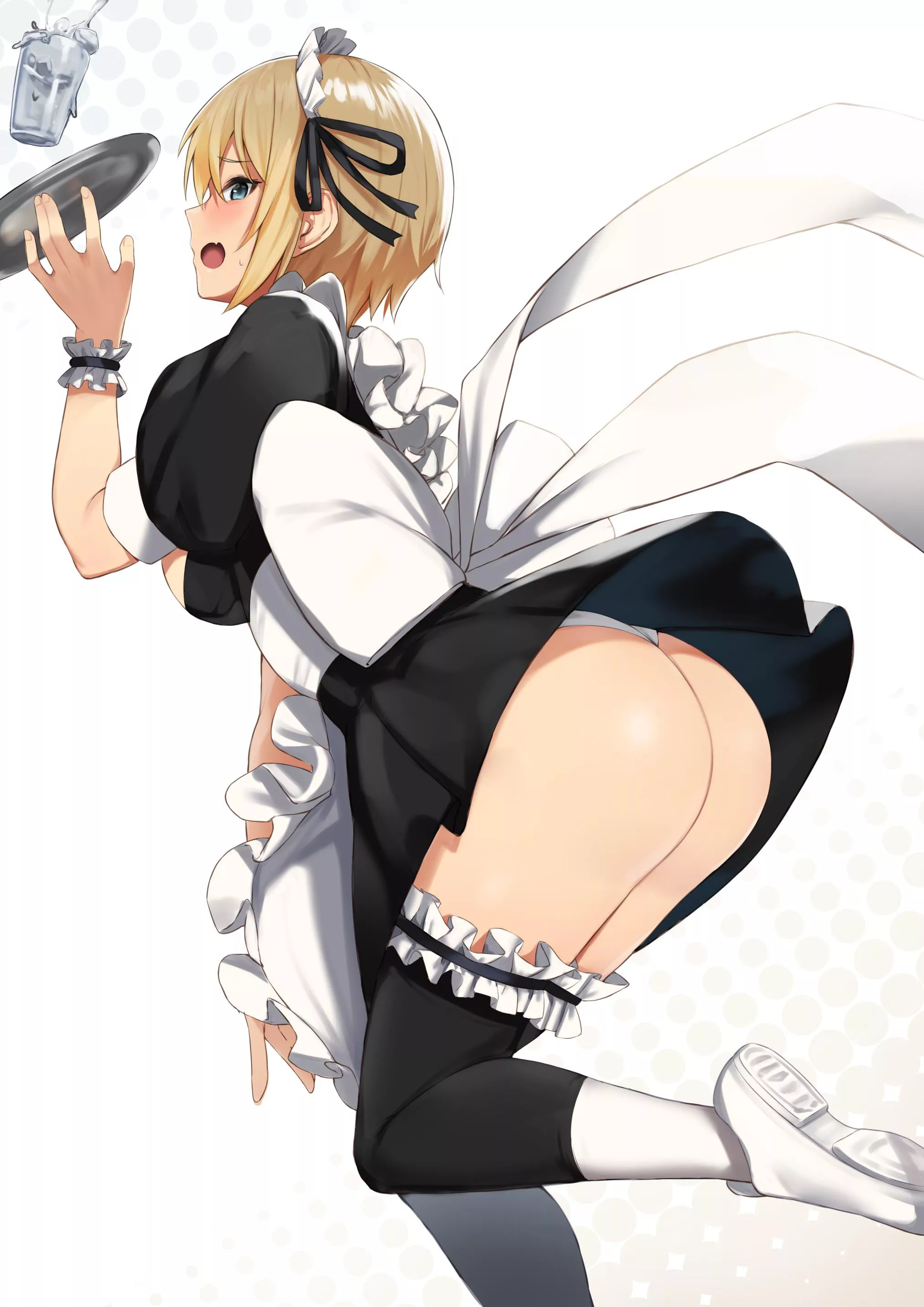 Dummy thicc ponkotsu maid