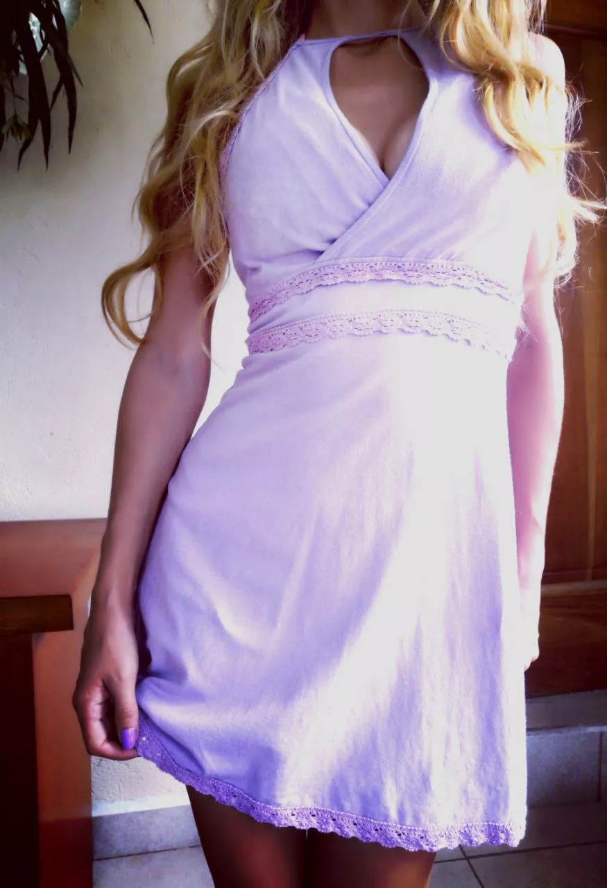 Do you like my pruple dress?!...