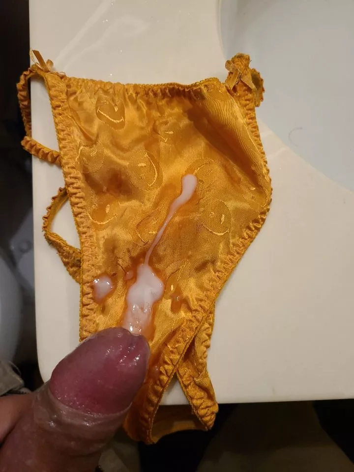 i nutted on my wifes joe boxer satin thong