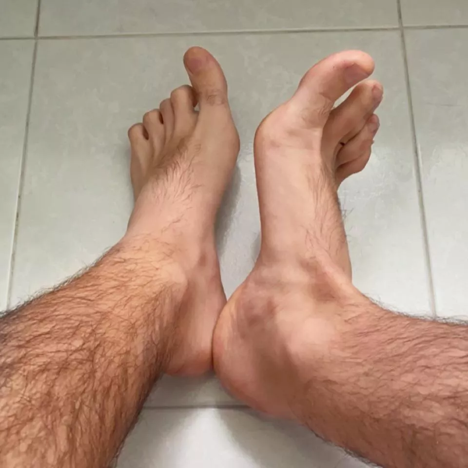 Who likes hairy feet?