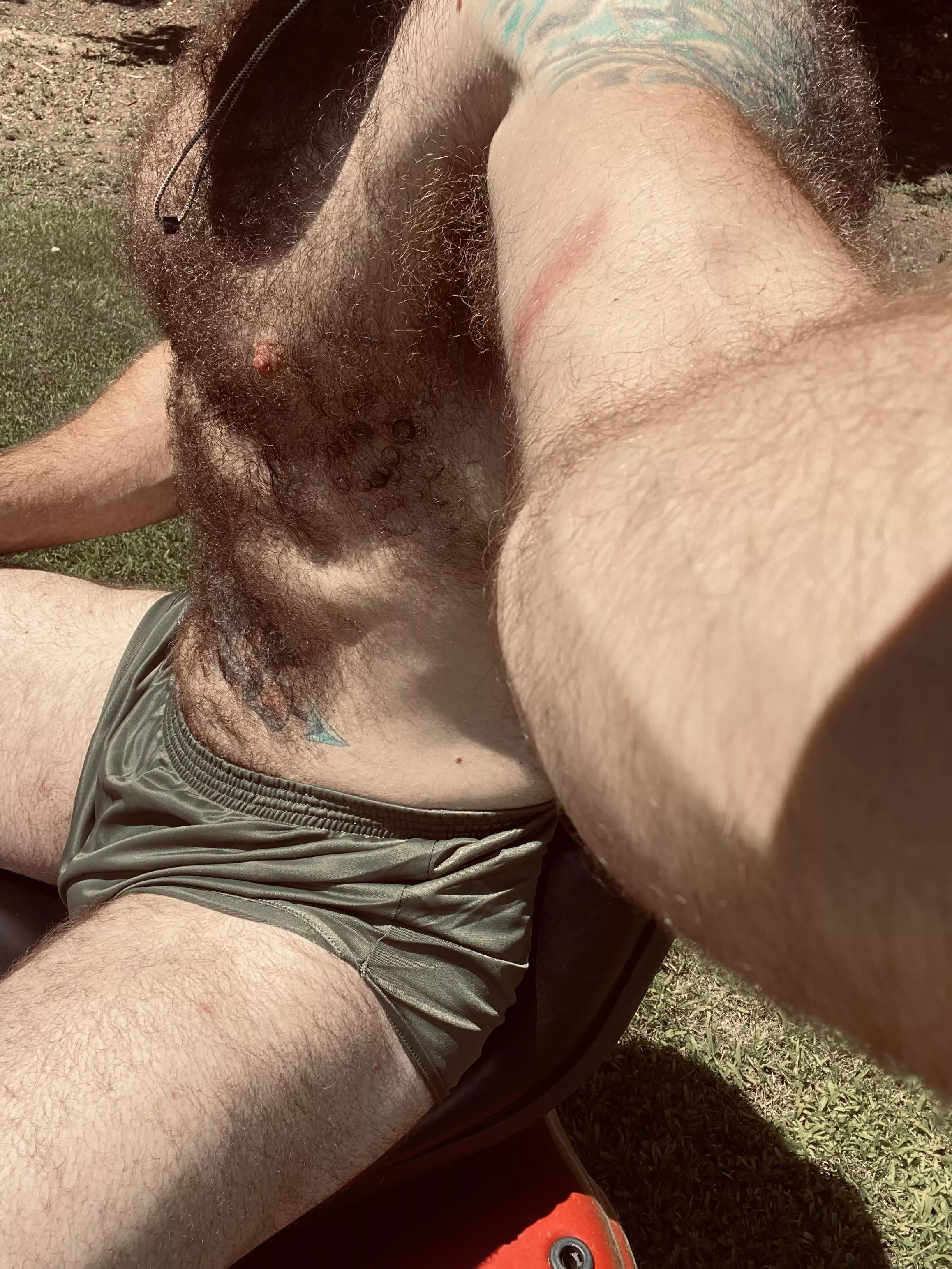 Getting some â˜€ï¸ while mowing the yard.