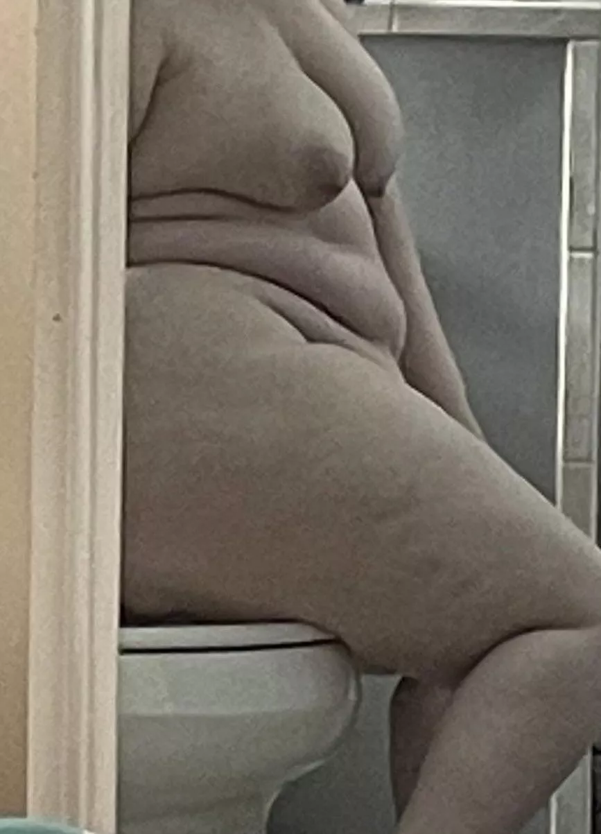 My BBW on the toilet, what do you think?