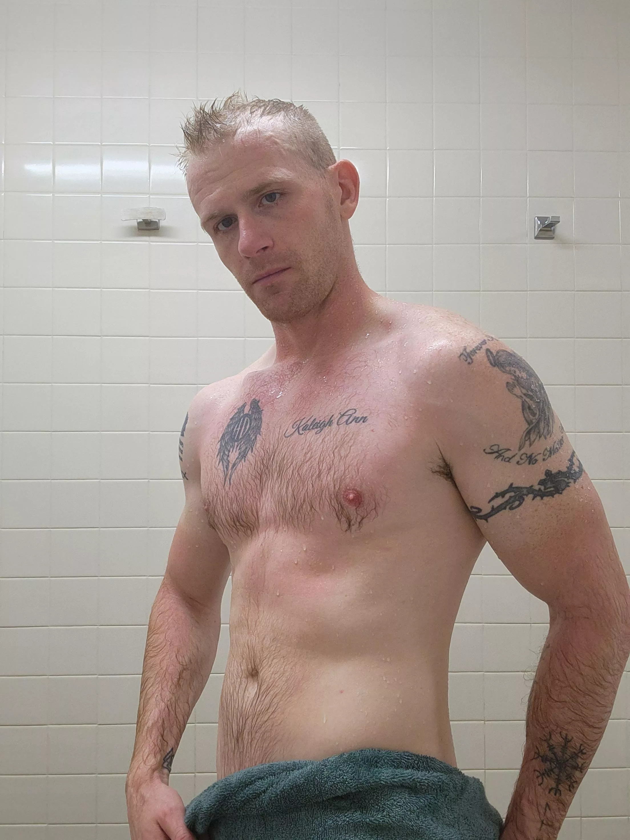 don't mind me just enjoying my post gym shower time!