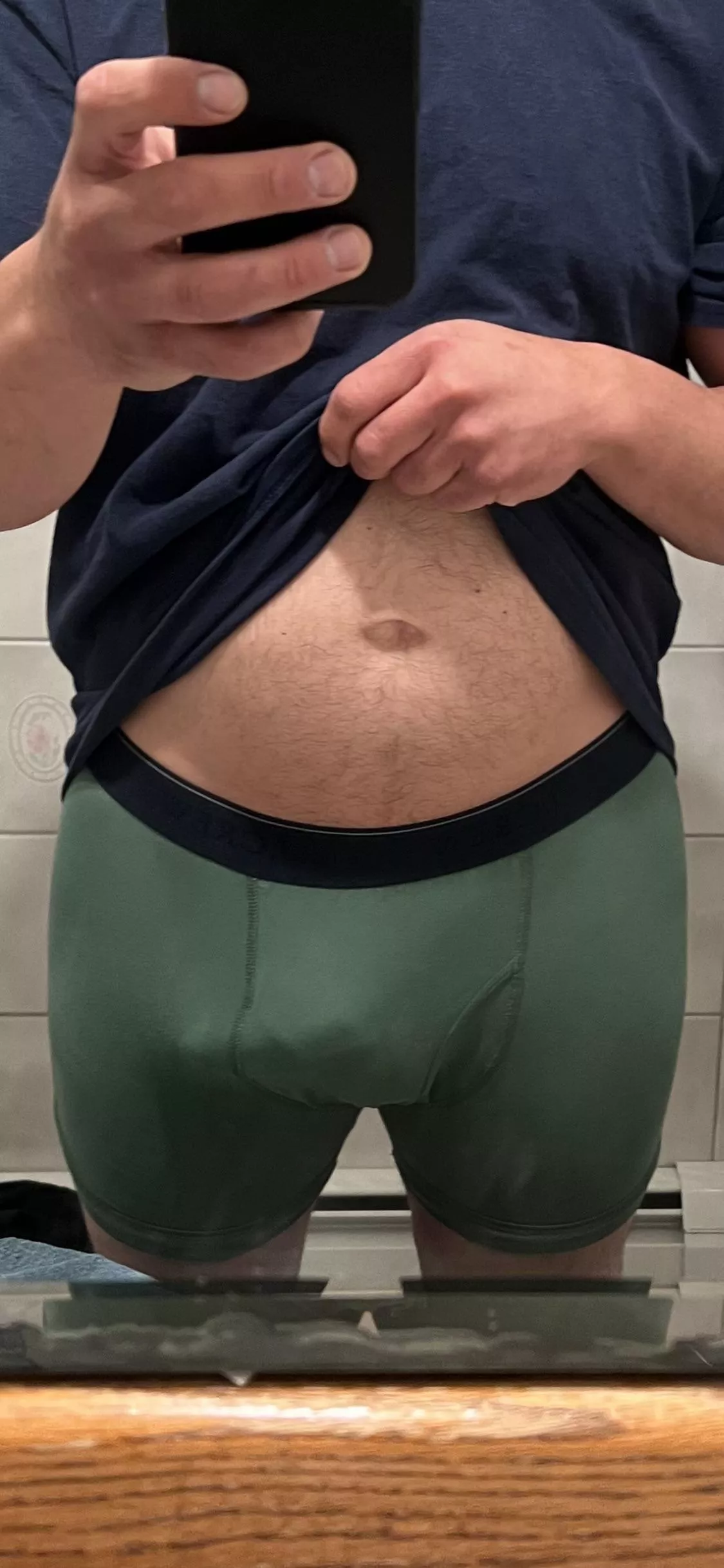 Wanna pull them off and get me hard ?