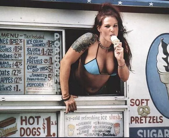 Lita in Divas Mag (2001)