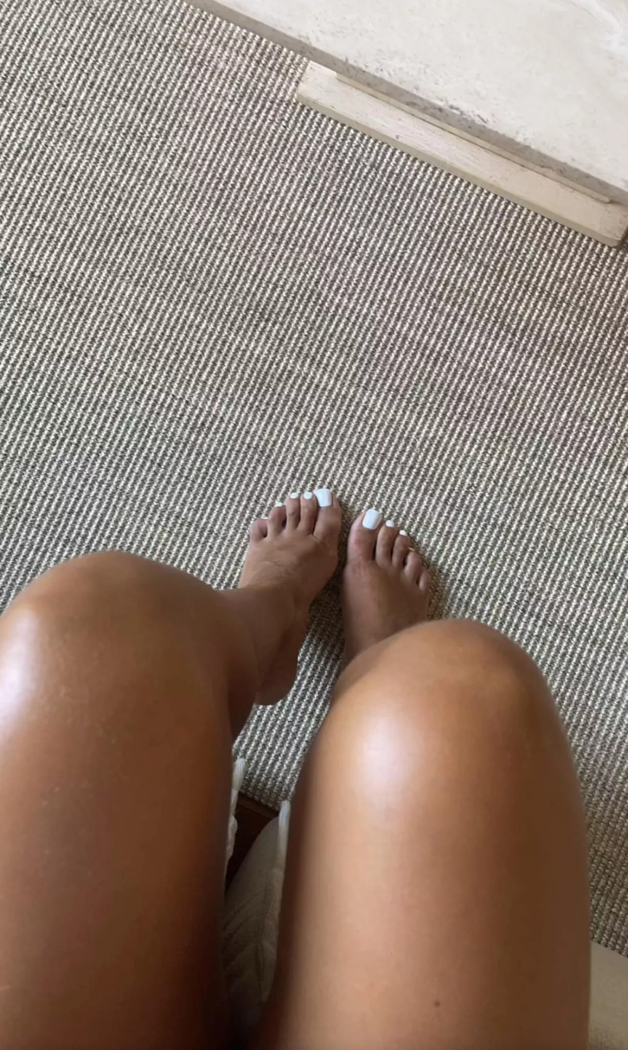 my white toes with brown legs