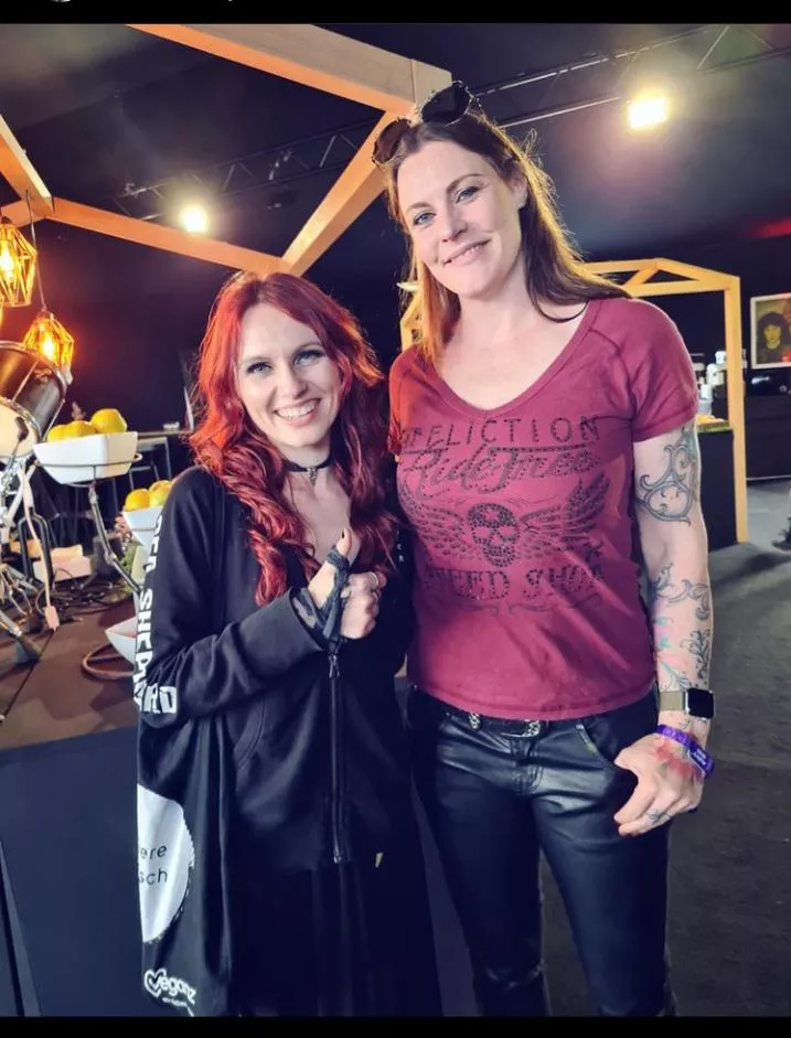 Metal Singers come in all sizes - Fabienne of Eluveiti and Floor Jansen of Nightwish