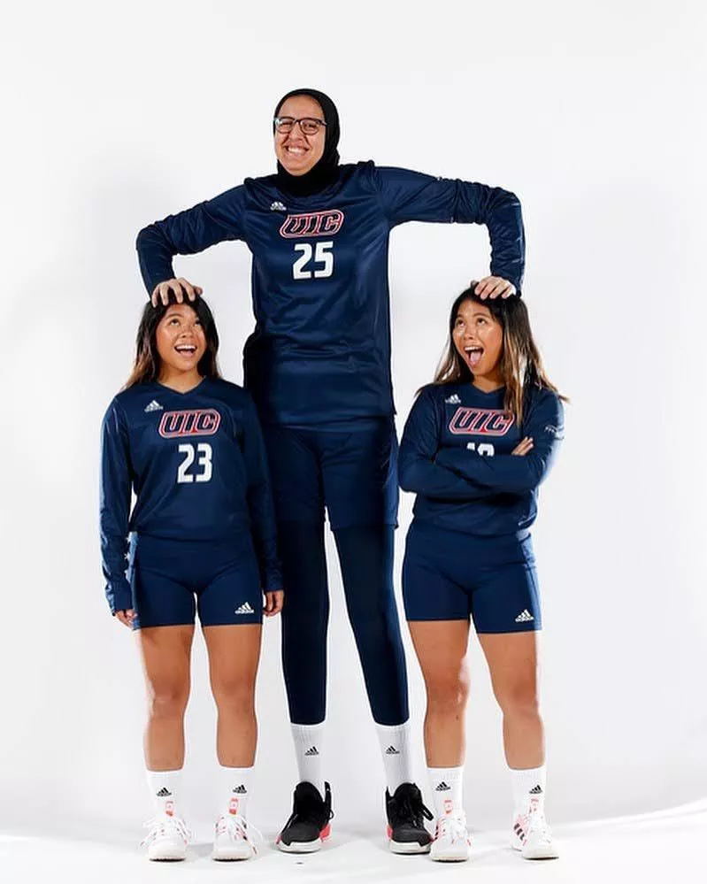 UIC volleyball teammates. 6'10