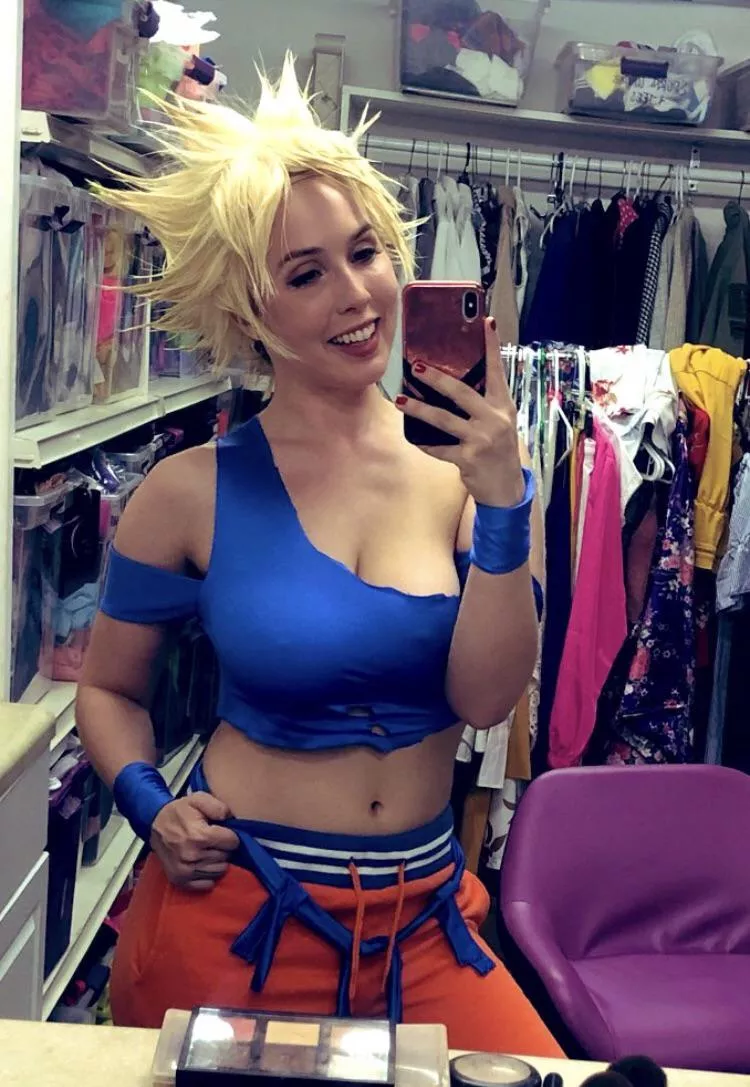 Super Saiyan Goku by Lena Paul