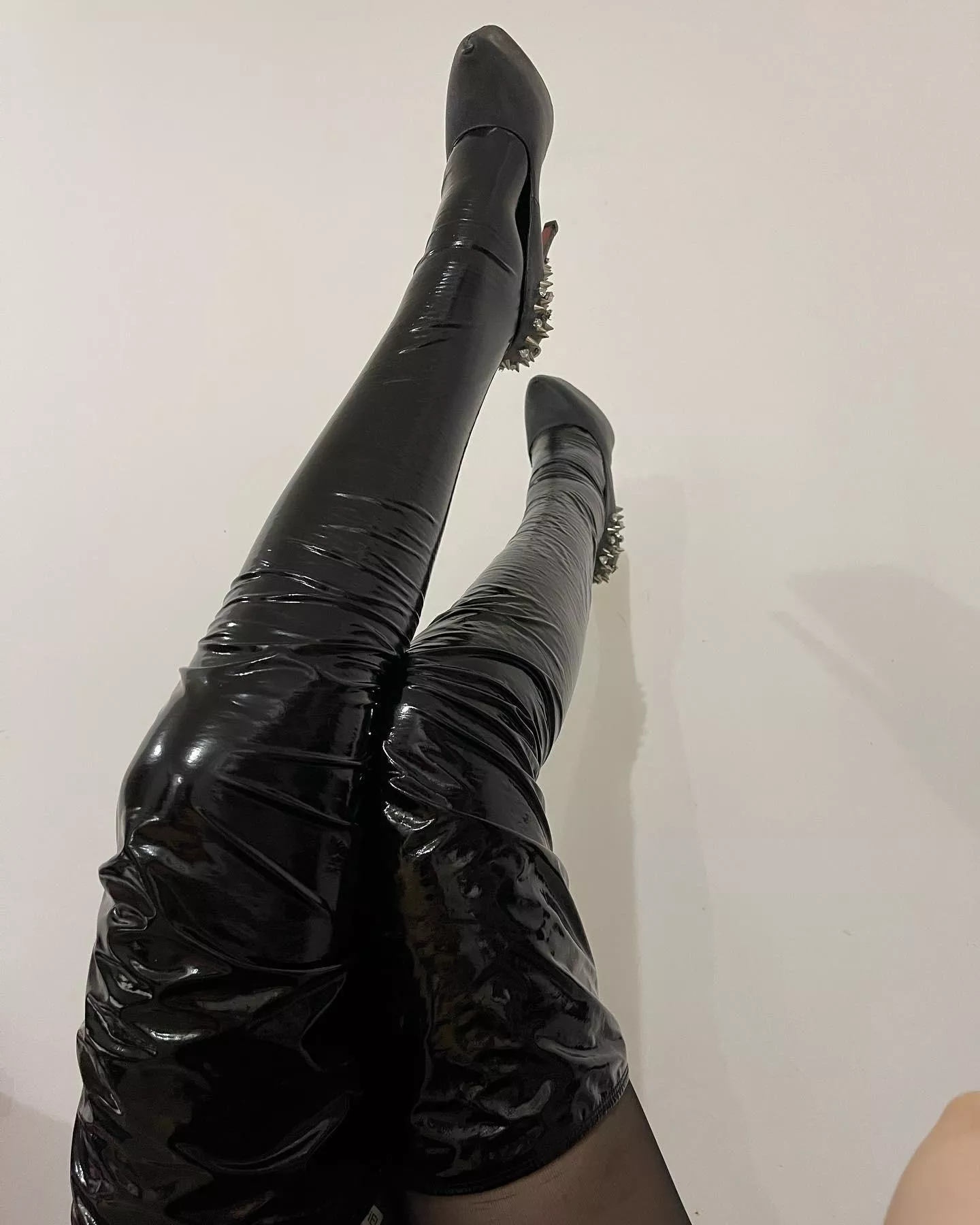 Lick me all “/r/latexlucy