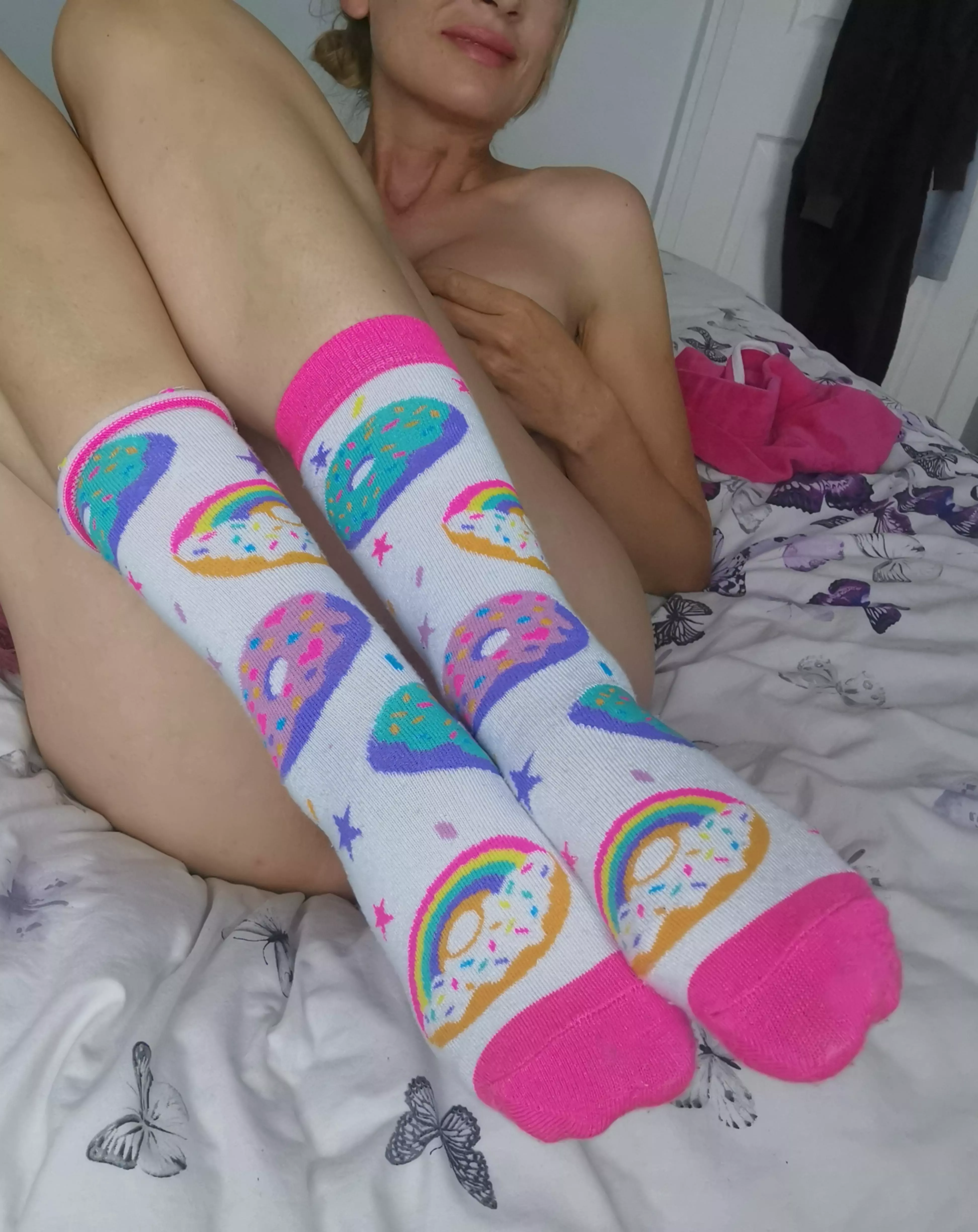 these donuts smell so sweet [F]