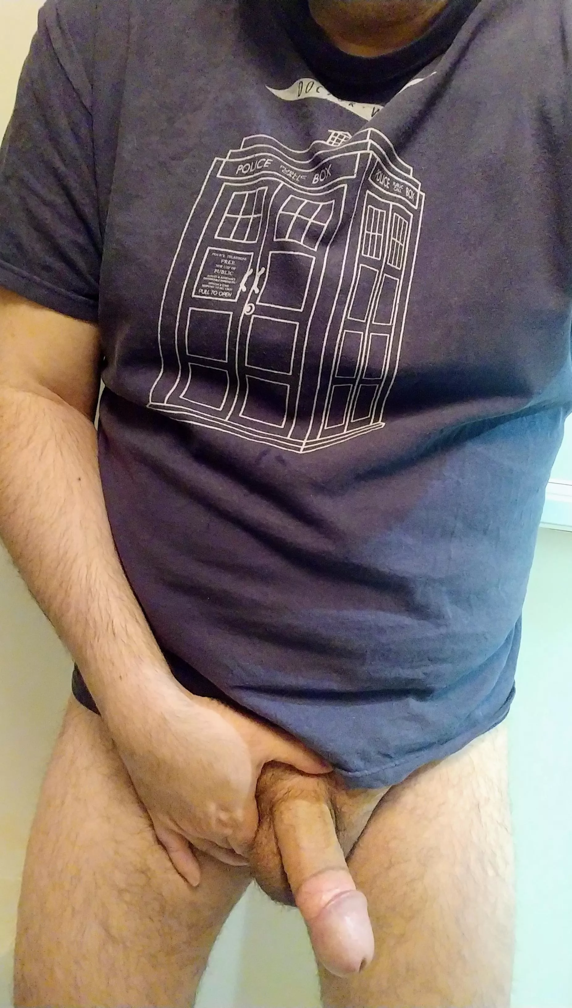 [43] Looking for a nerdy and pervy step dad?