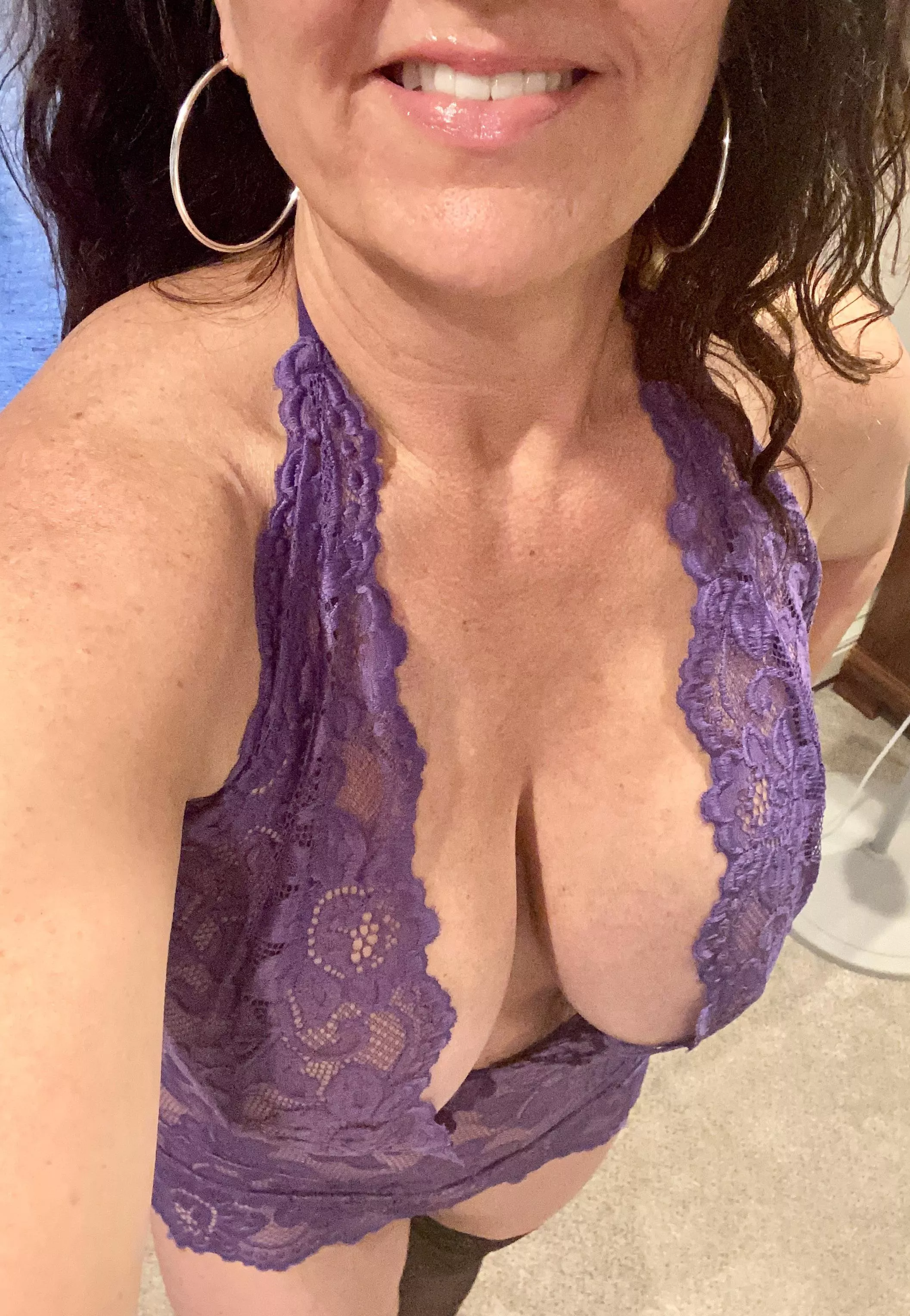 (F52) It’s Saturday night, come play with me.