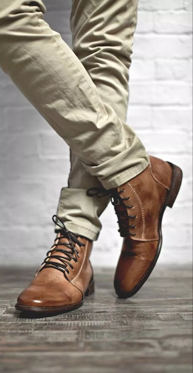 Does anyone know which boots these are?