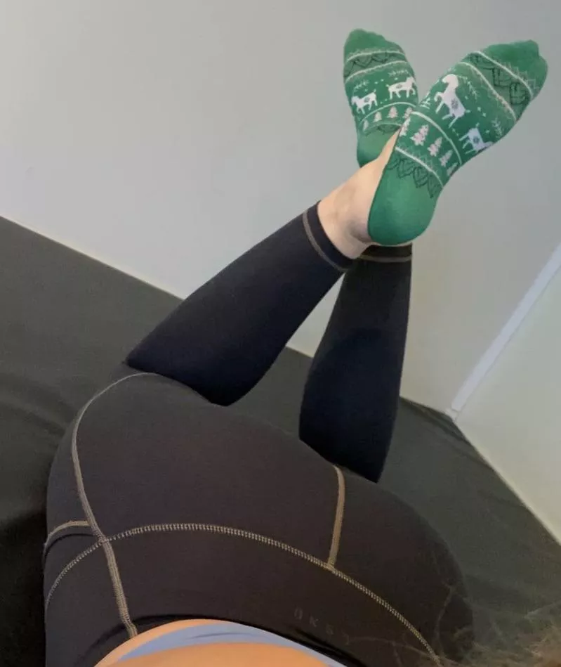 Do you like my dirty gym feet? 🥵