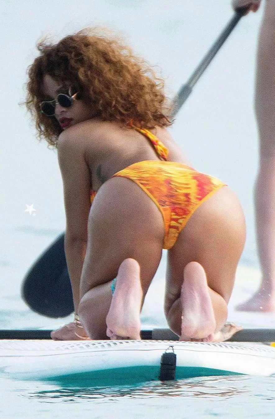 Rihanna is so sexy