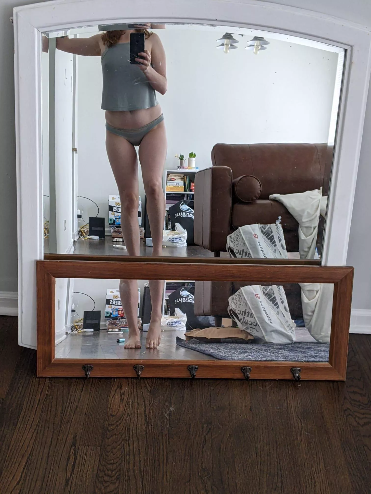 Who’s’ in love with long legs [f]