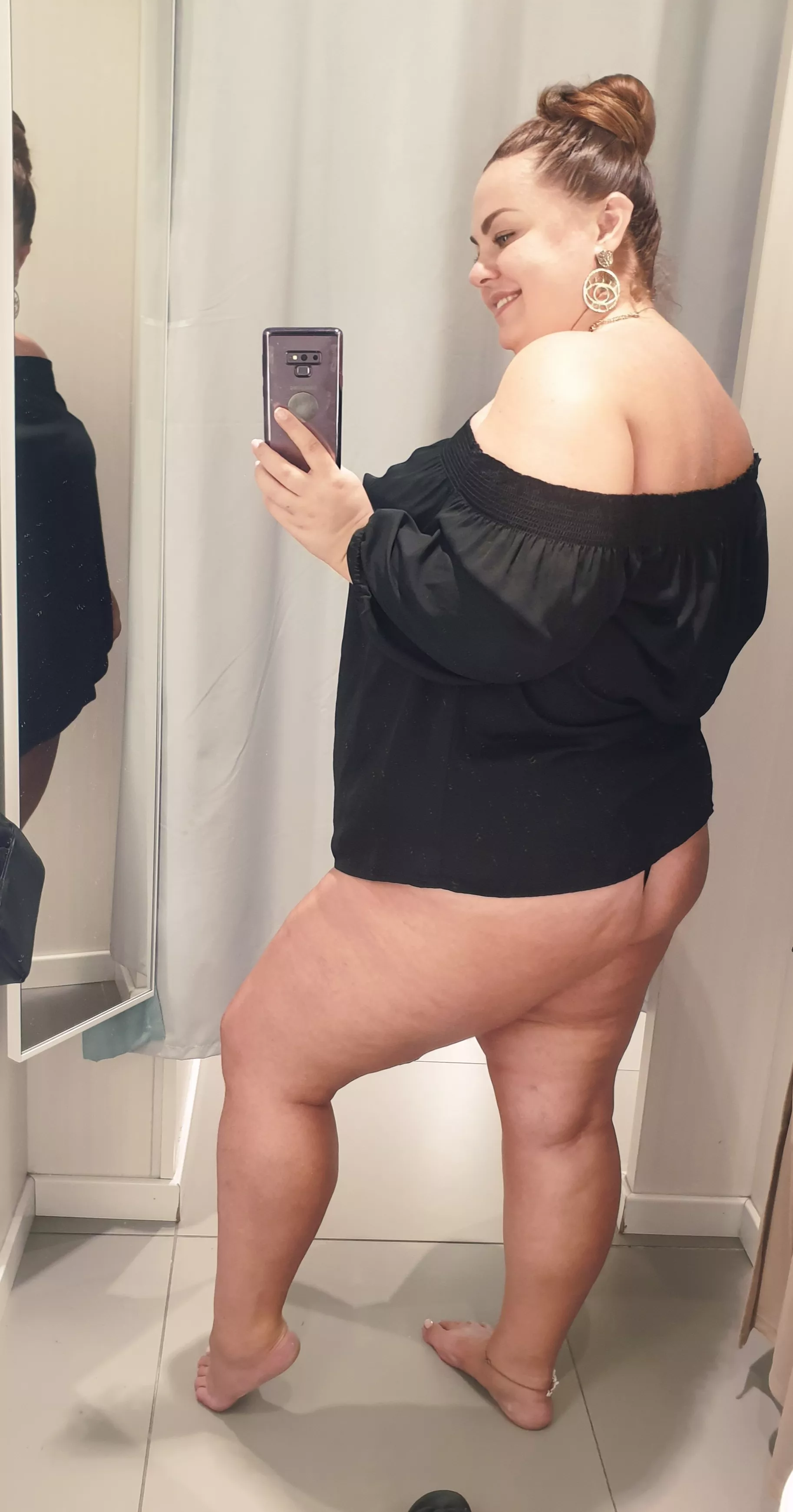 Let me show you something🍑? [Curvy milf 39]