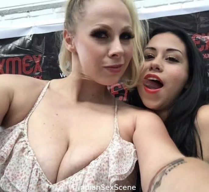 Selfie with Sexmex actress