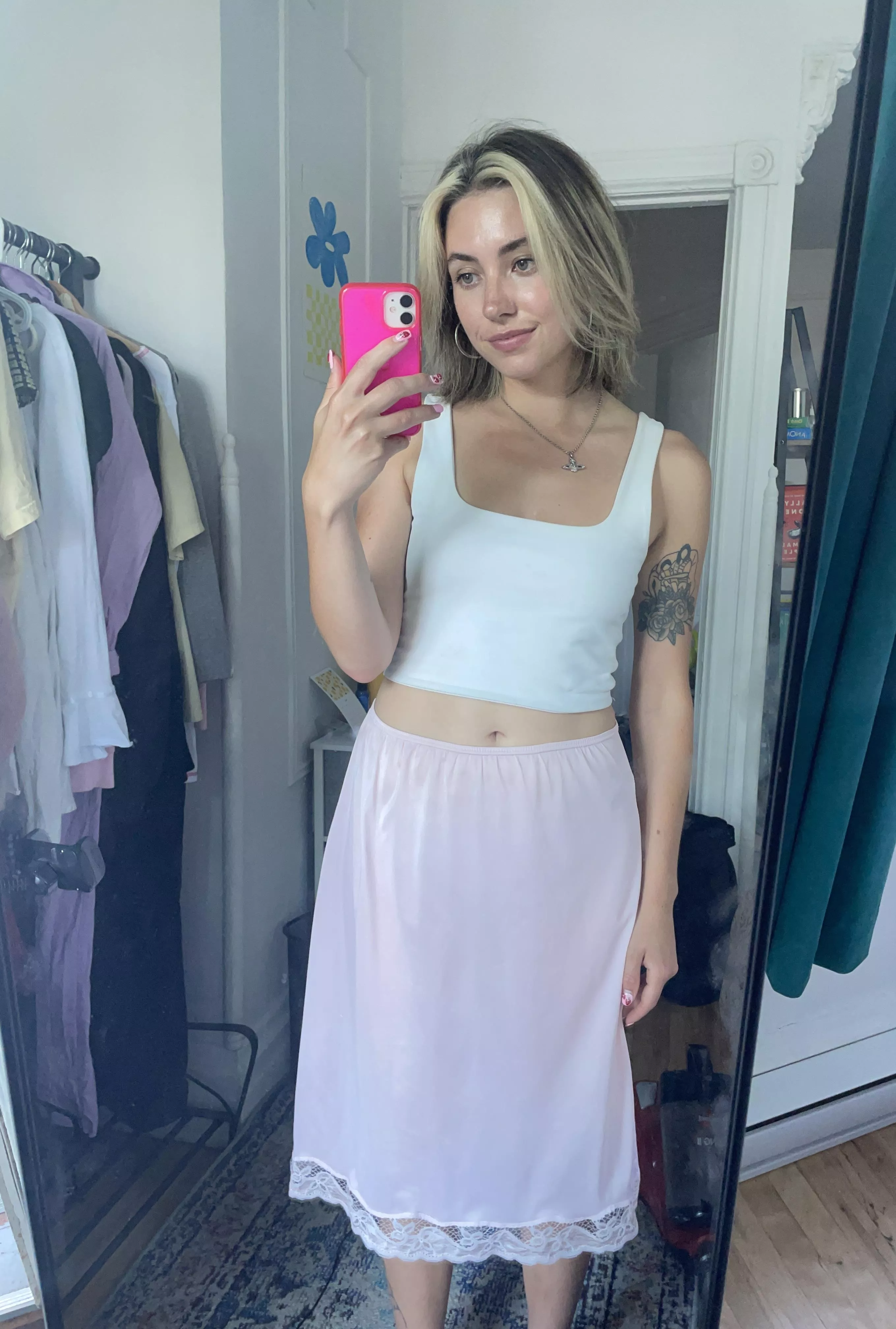 Felt cute in this skirt 💕 (F)