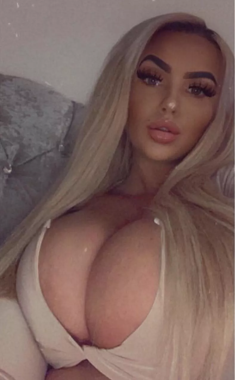 Busty Chav