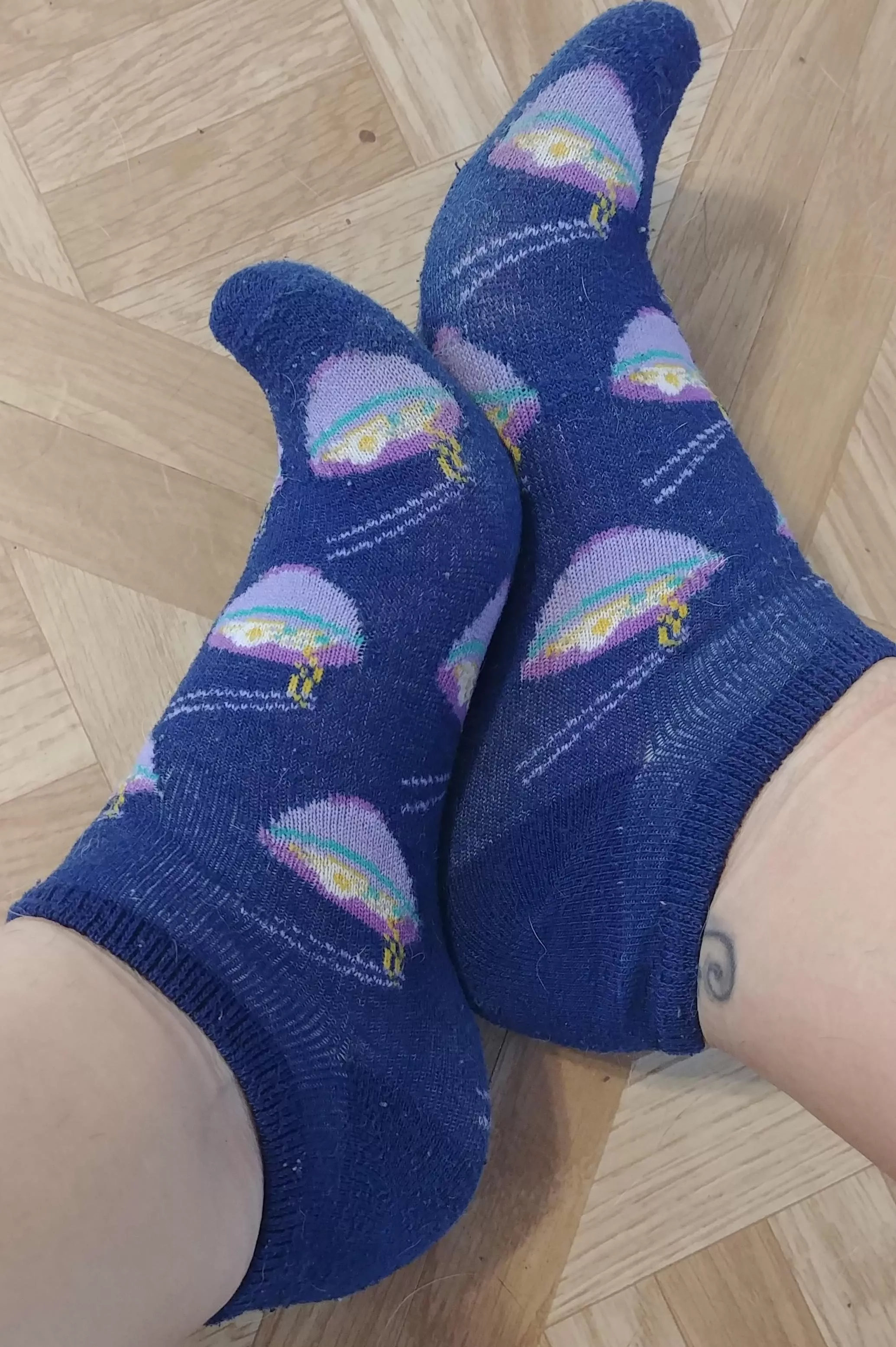 [selling] smelly server socks worn just for you!