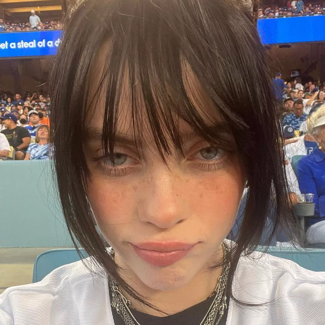 Billie Eilish's eyes and lips are enough to get me horny