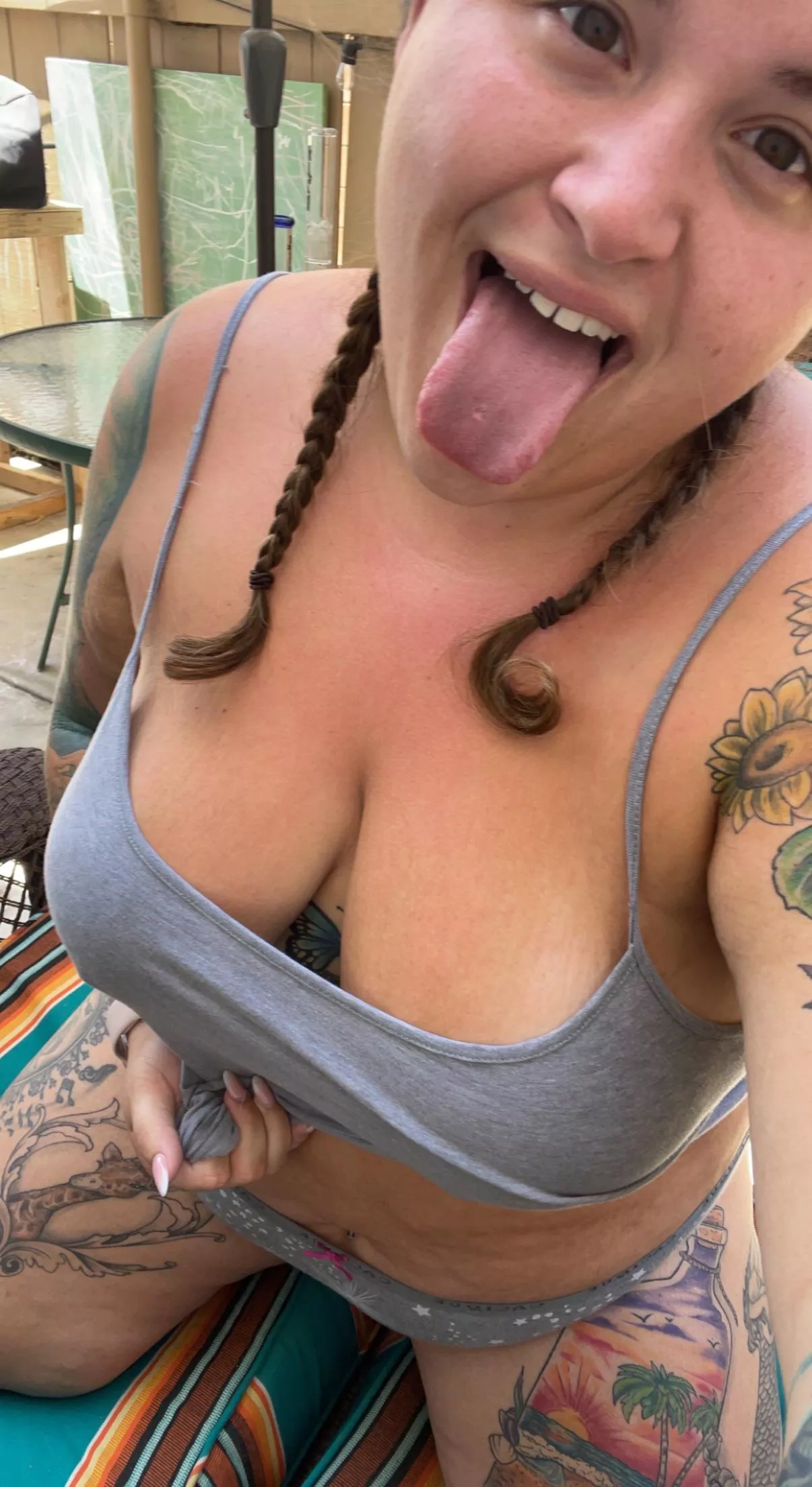 does a tatted bbw stoner with big natural titties sound like what your looking for ?