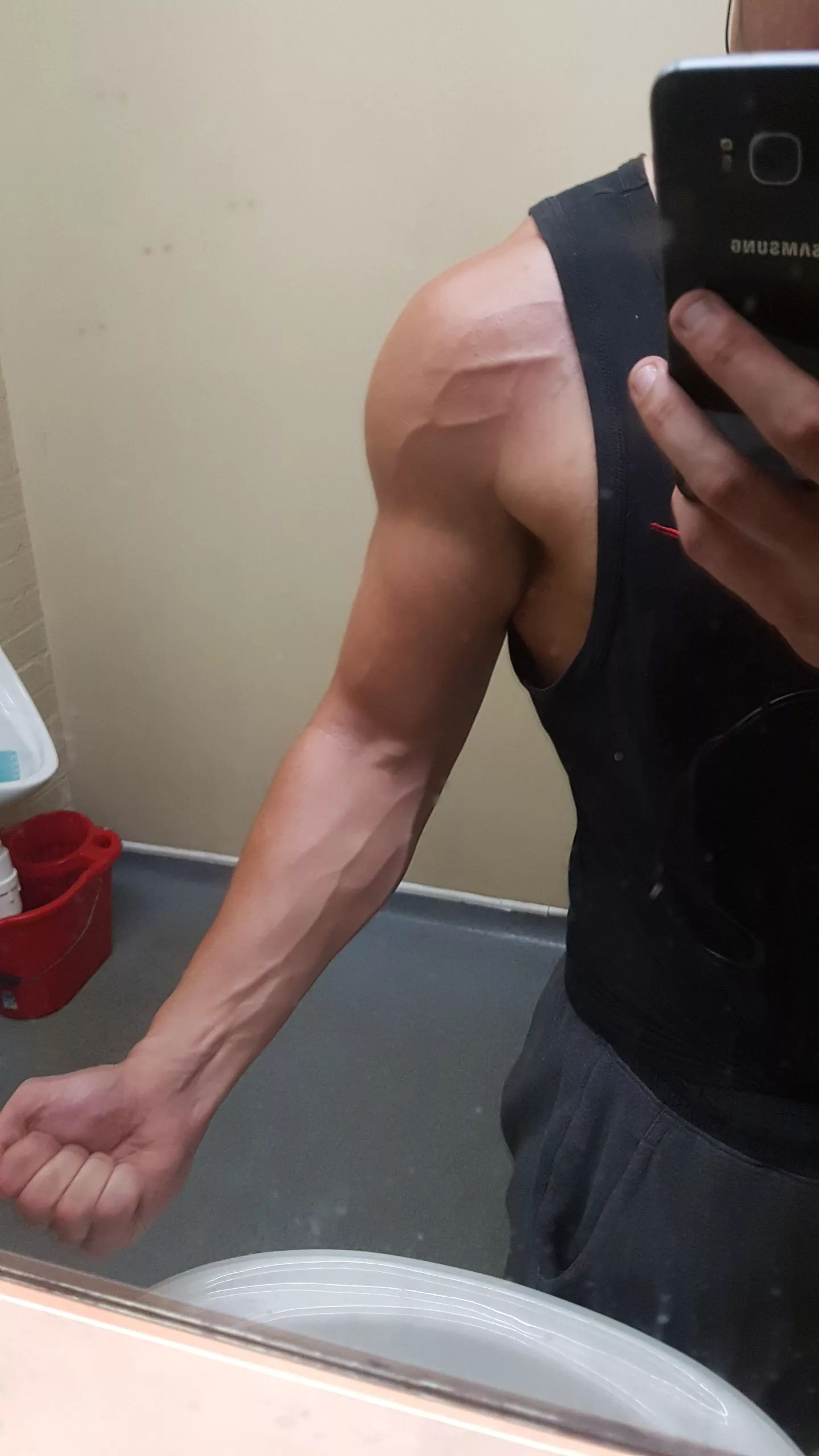 got to love the vein pops [M]