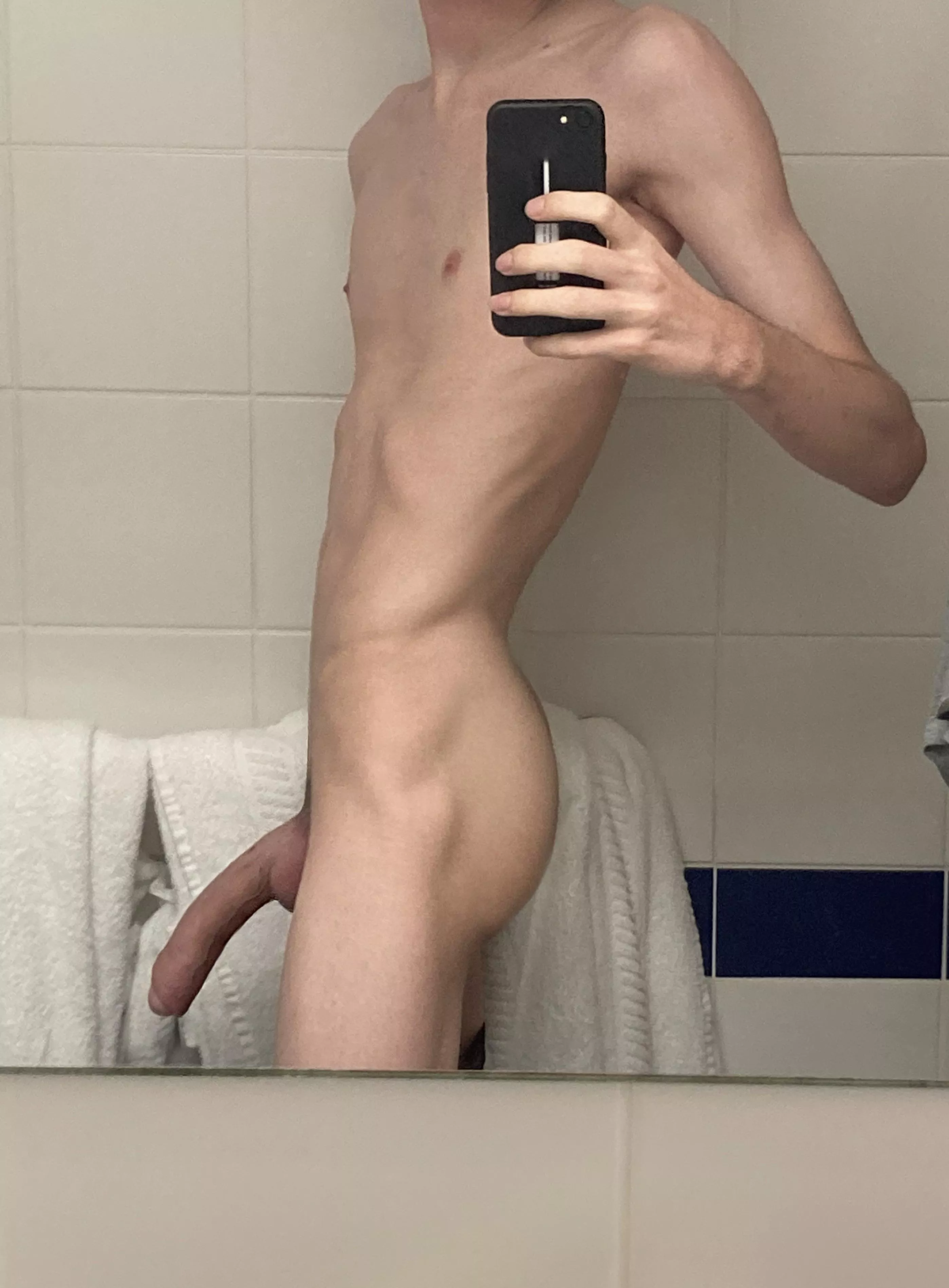 (18yo) You like my ass ? 😈😈