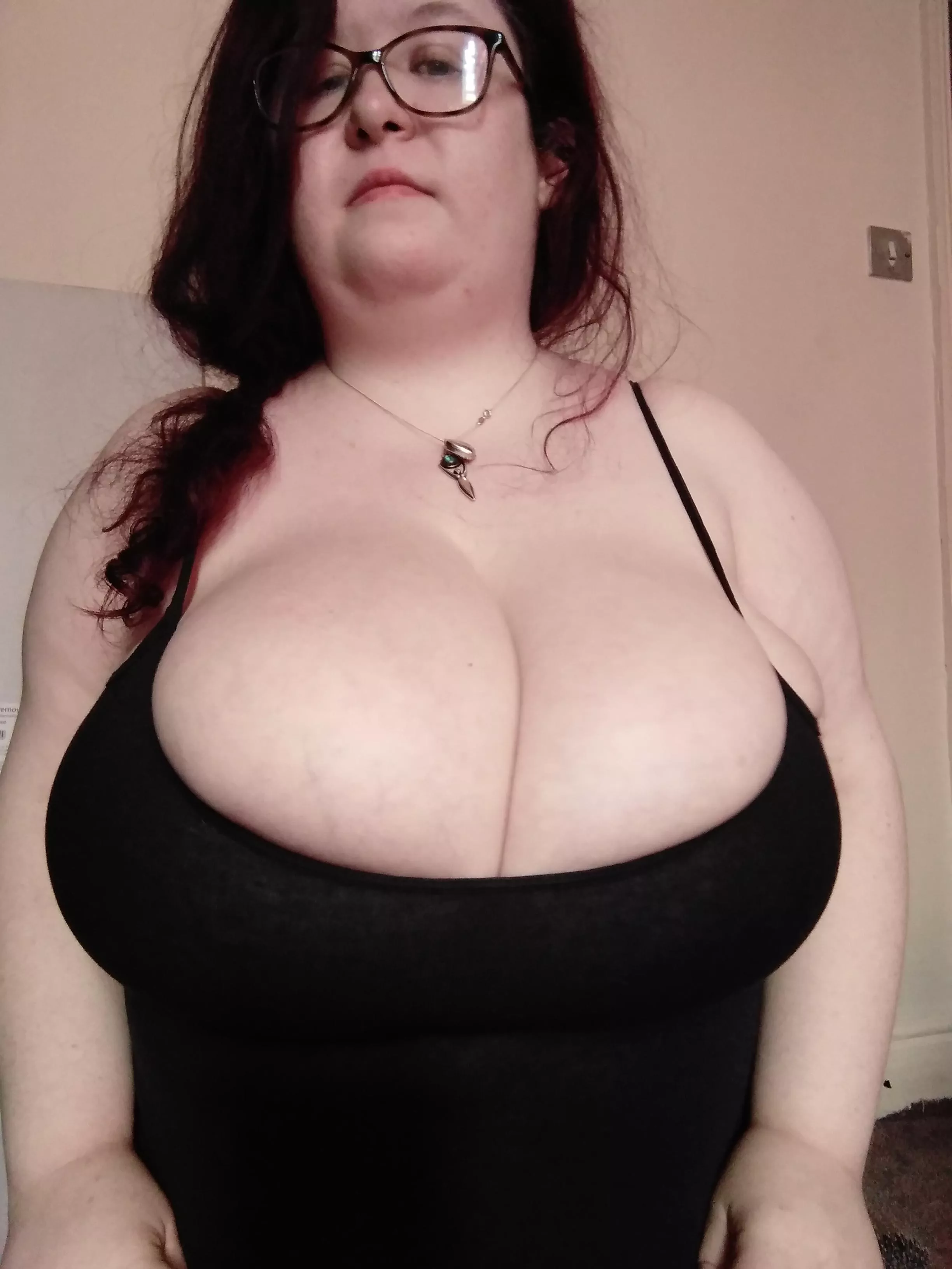 braless tiny tank top tiddy Tuesday ftw