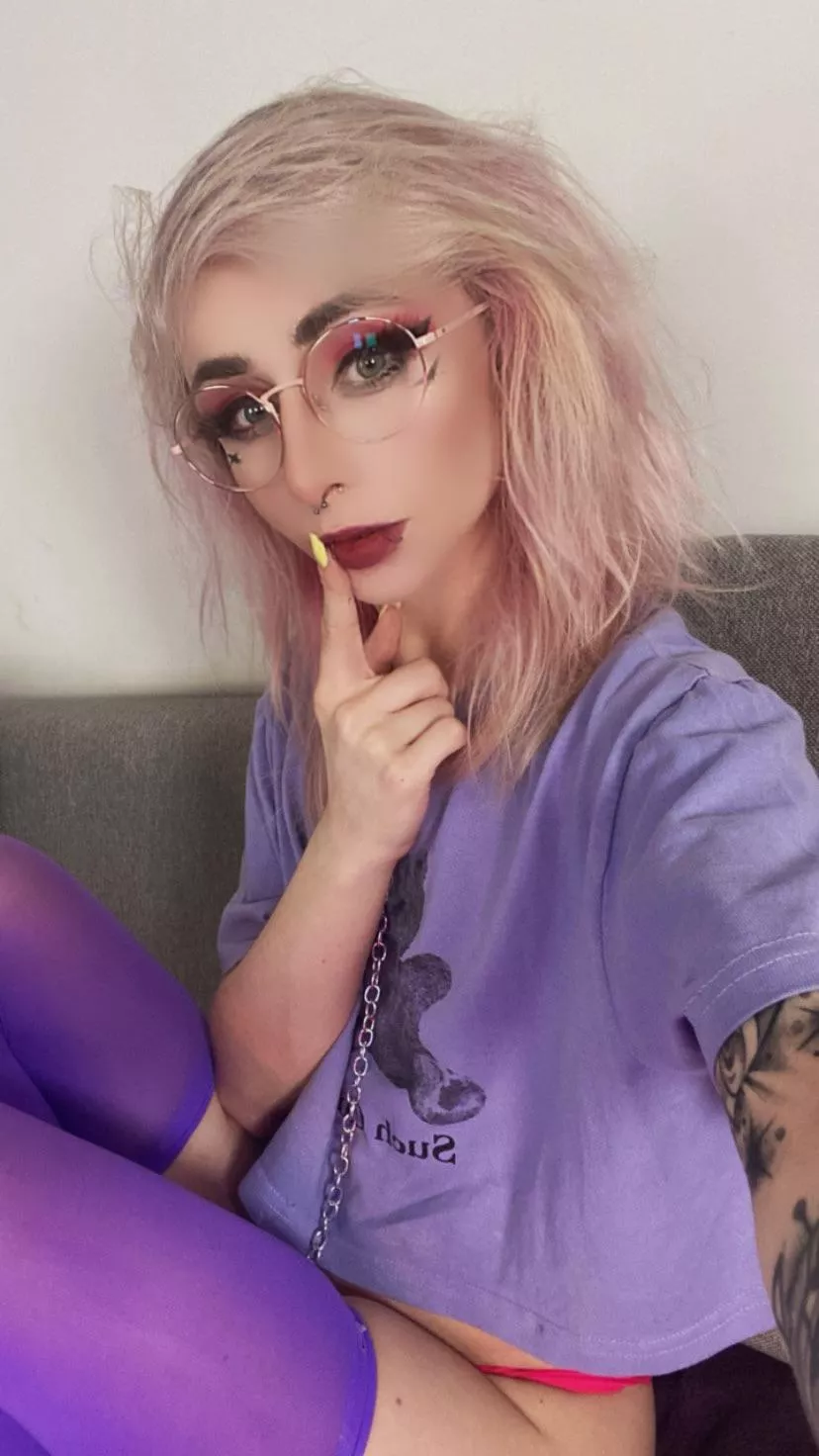 I go to stream in 10 min :3 https://m.chaturbate.com/cloudie_x3/