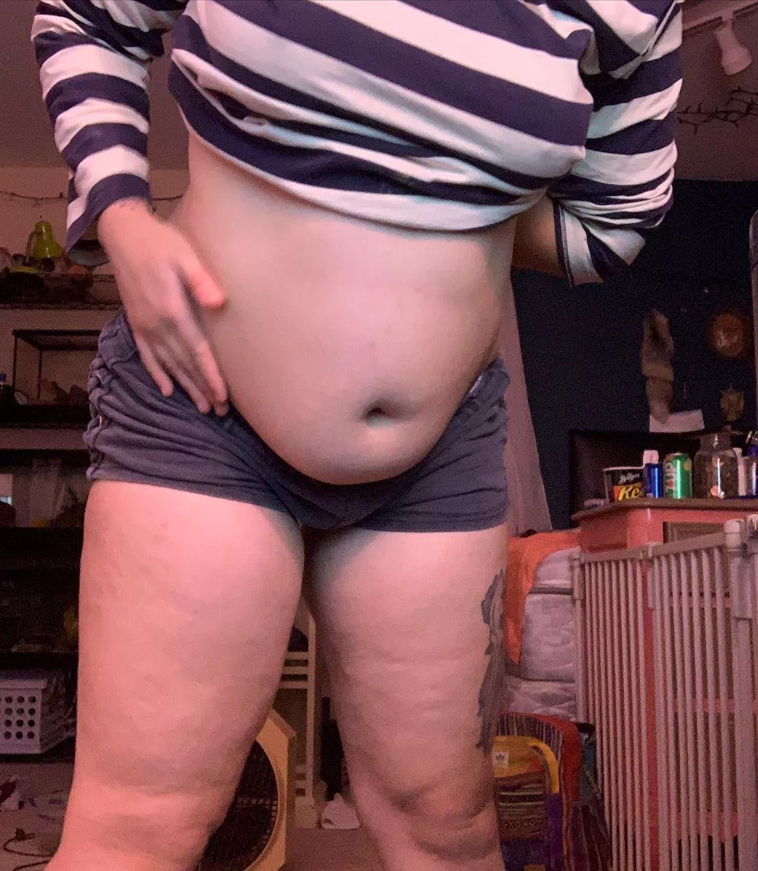 I need my gut and thigh bigger, any feeder capable Dm to feed me