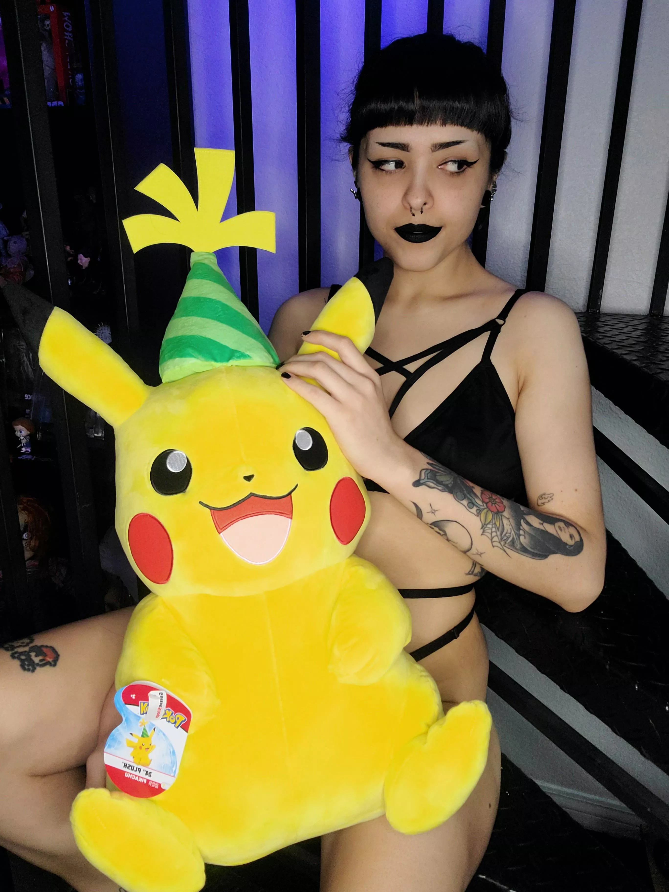 Pika ðŸ–¤ [F]