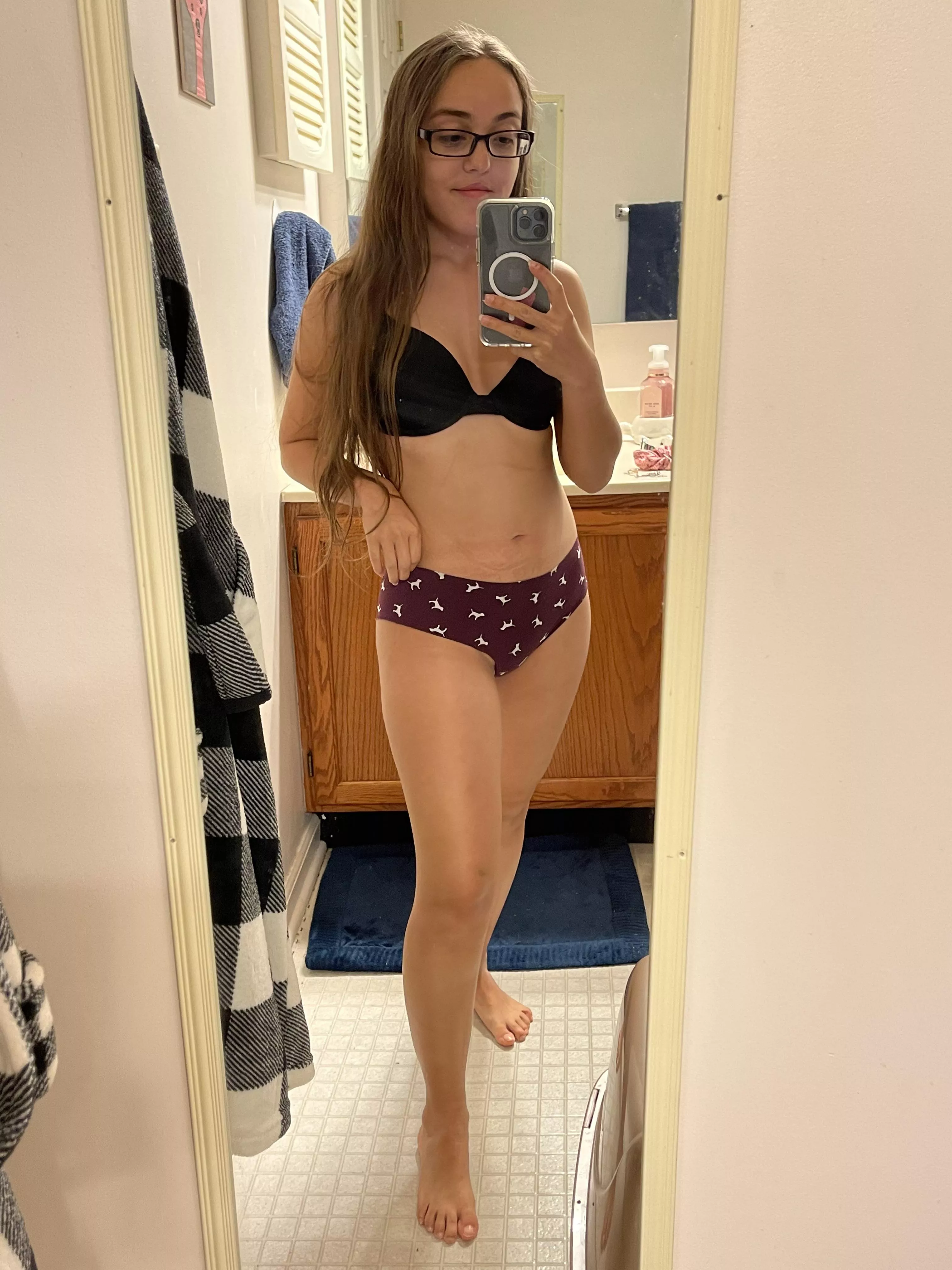 4â€™8 petite what would you do to me? â¤ï¸