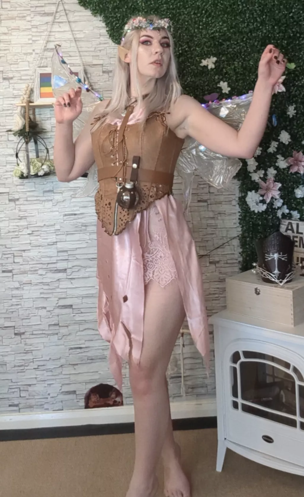 Daily nerdy content themed around your fantasy! Elves, Fairies, DnD, Cosplay, anything you desire! Free link in the comments for a limited time, come and see what all the fuss is about!