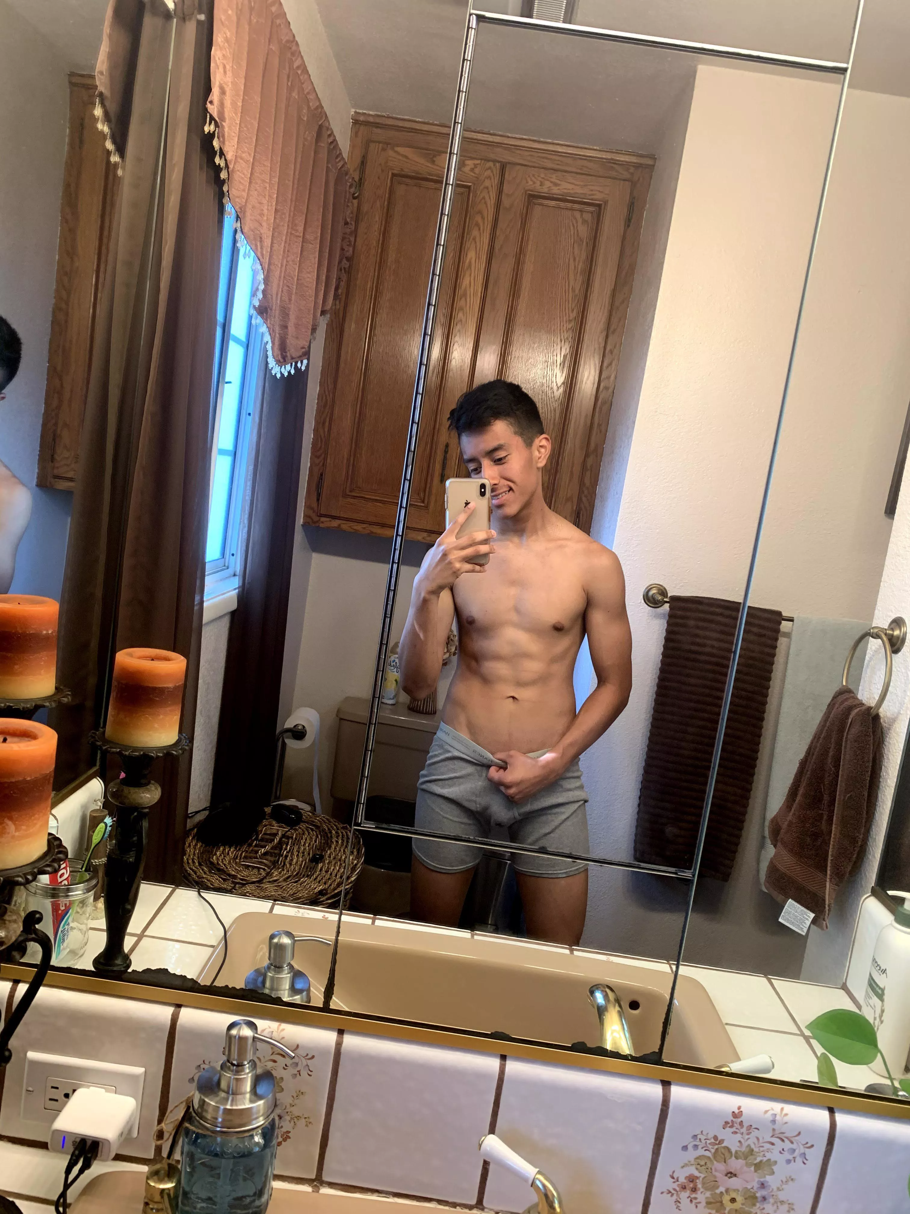 How do I look in underwear? Personally I think Iâ€™d look better without itðŸ¤ª