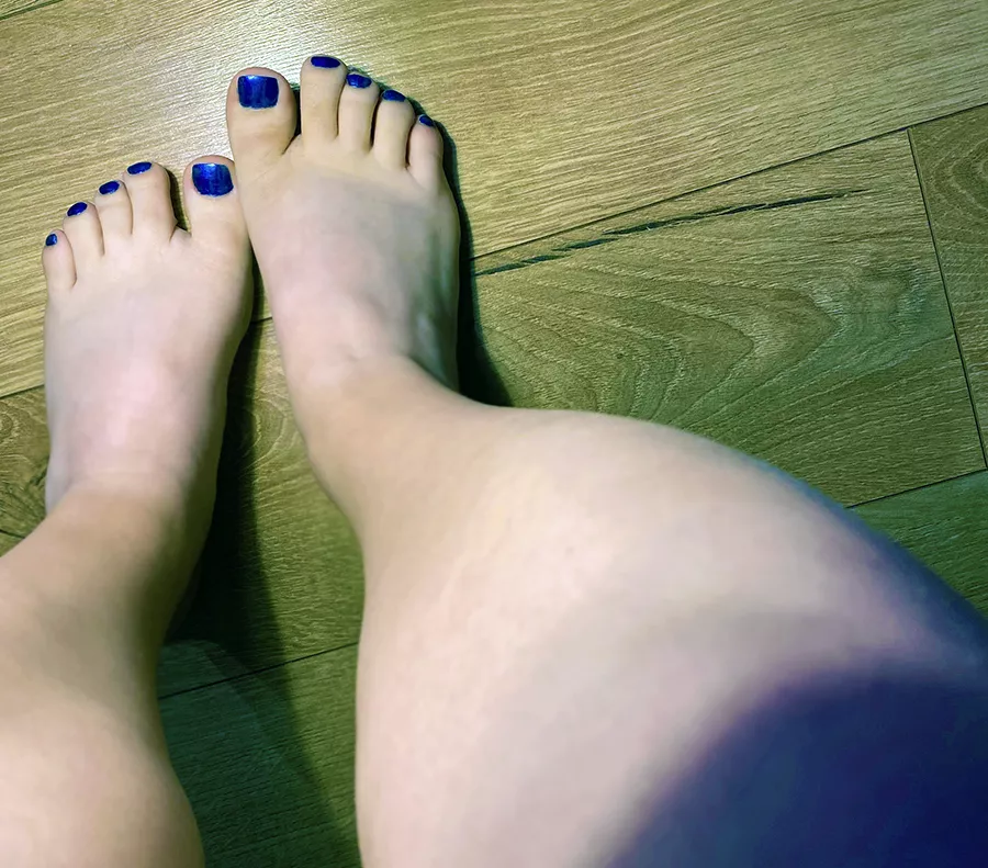 Shy blue pedi