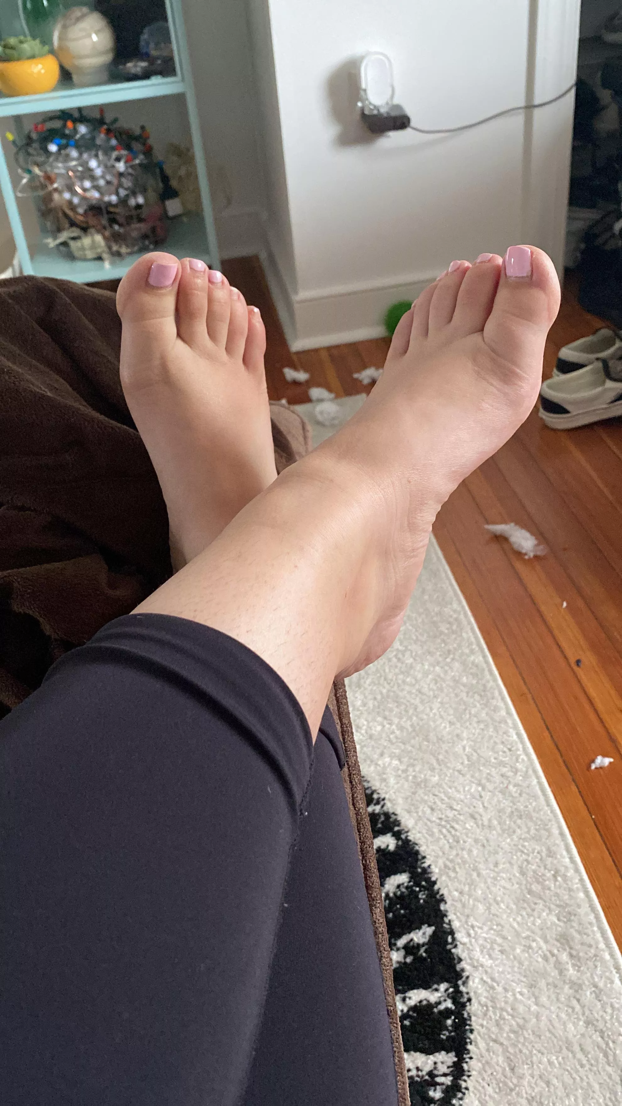 Cute toes and soft feet. What more could you want!