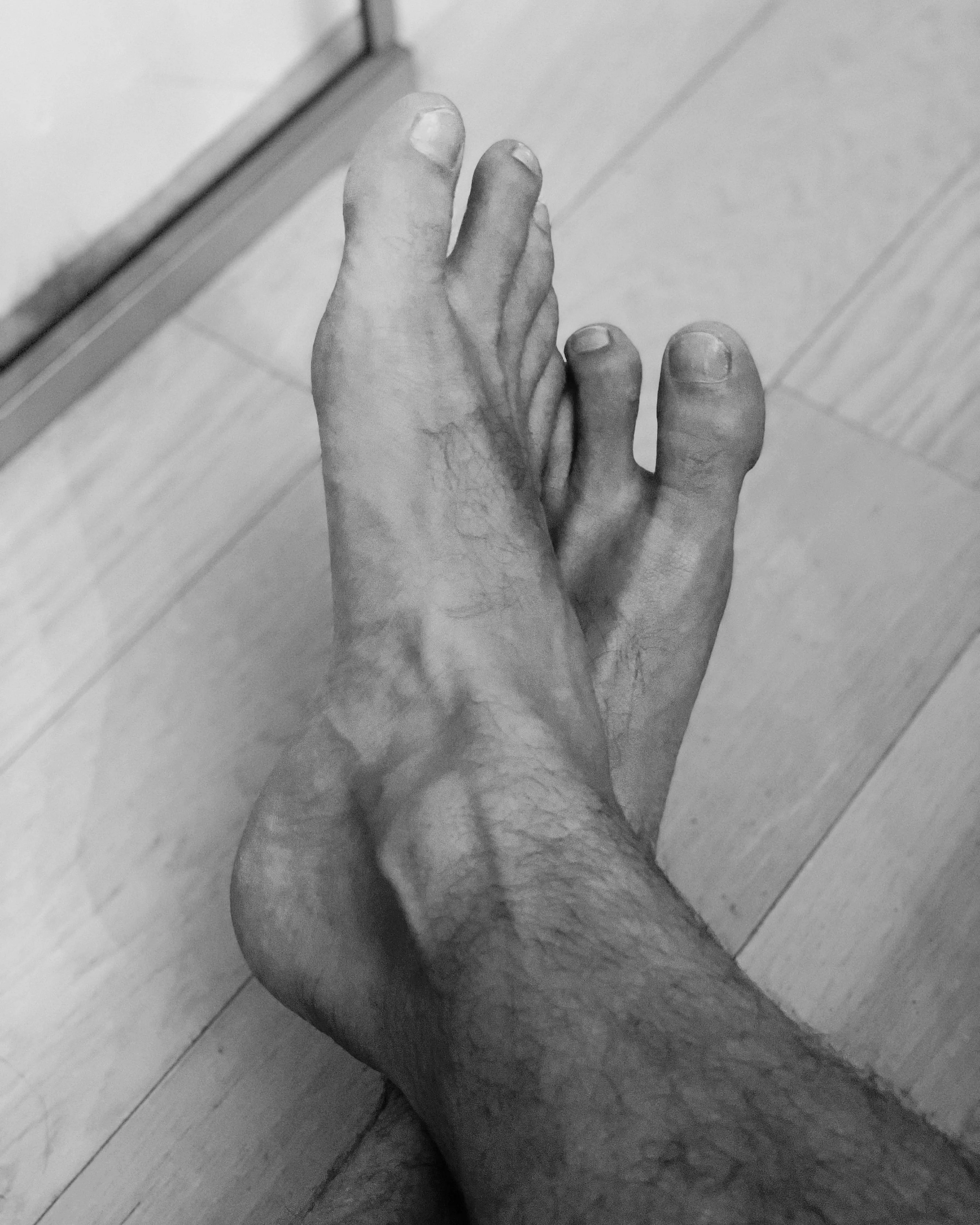 Guys that are into my feet make me hard